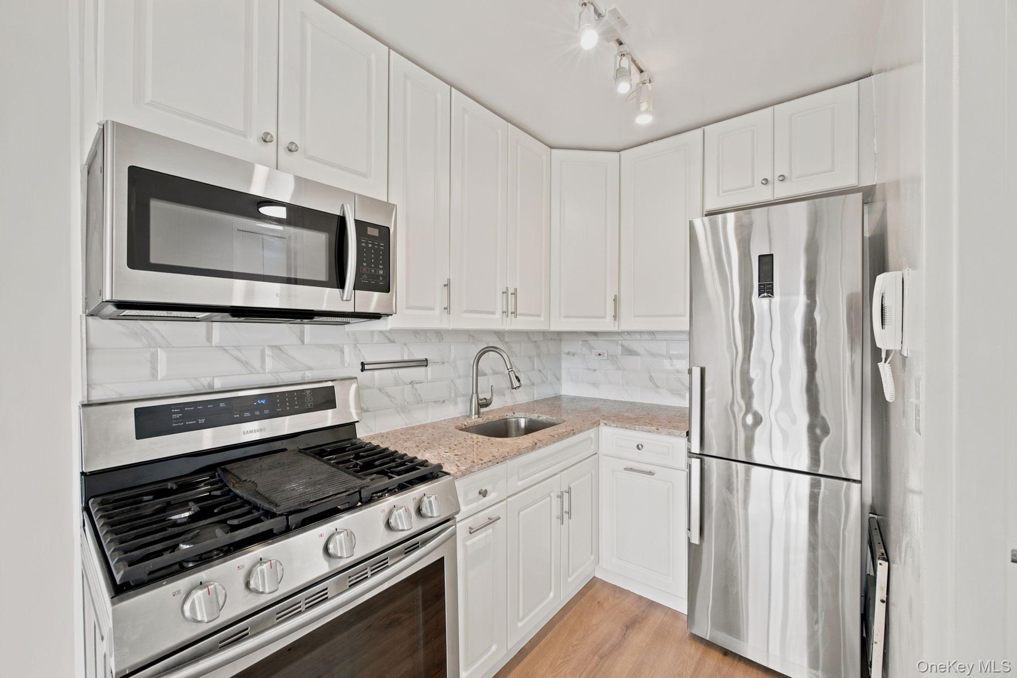 4th image of 185 Hall St #1010, New York, NY 11205 | MLS# 1032921