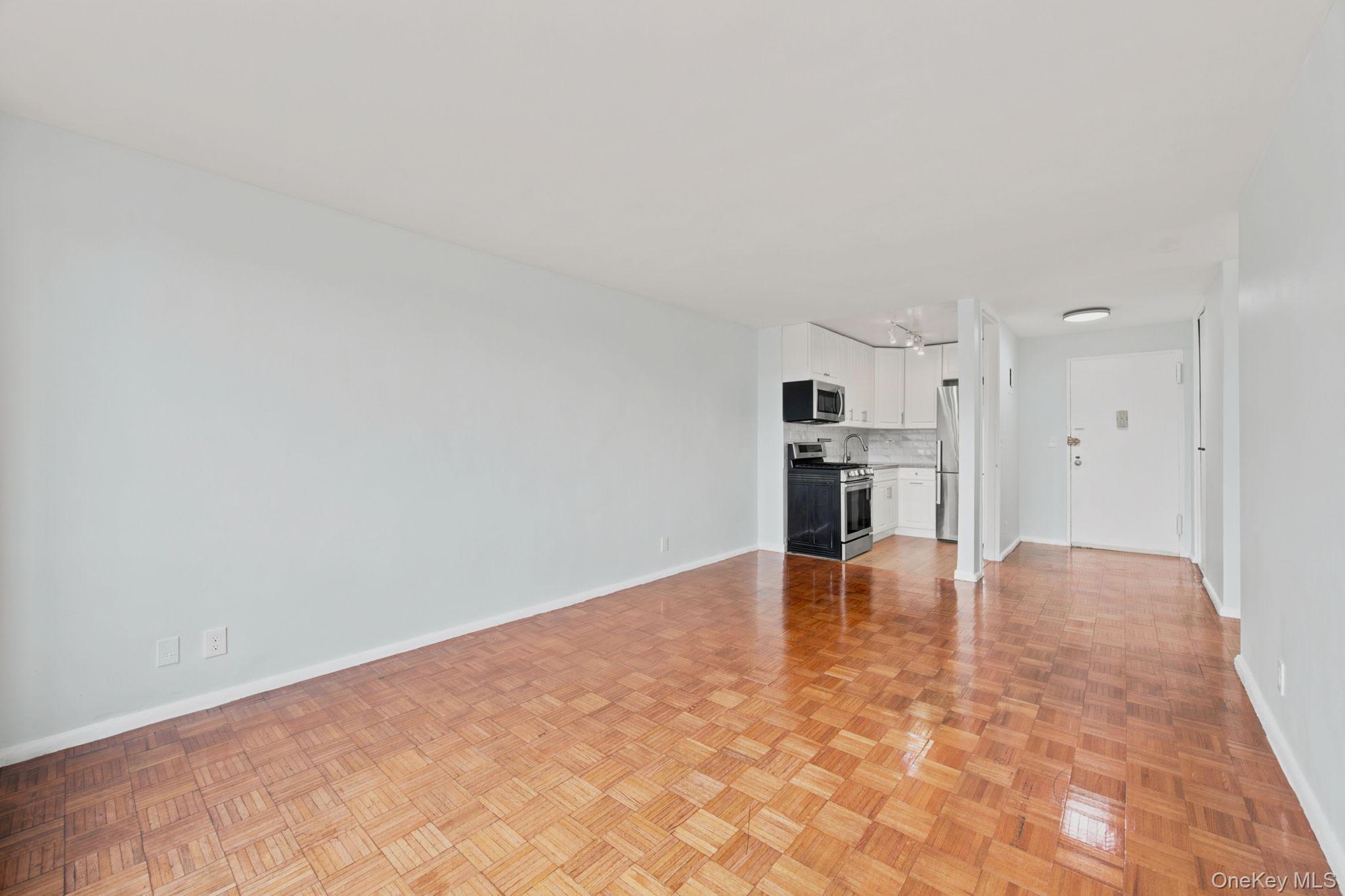 3rd image of 185 Hall St #1010, New York, NY 11205 | MLS# 1032921