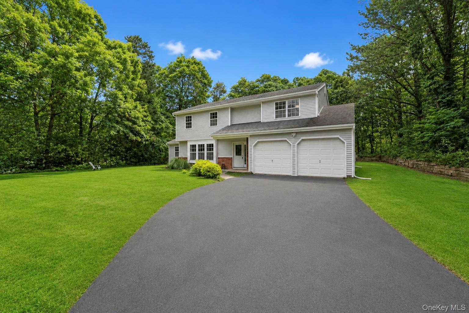 2nd image of 11 Bates Ln, Brookhaven, NY 11961 | MLS# 1032928