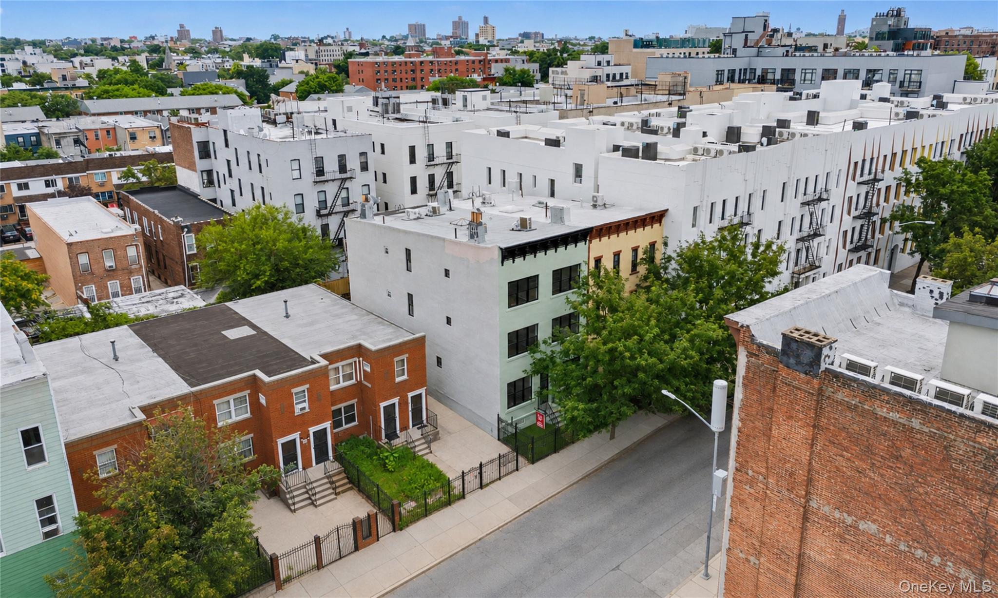 3rd image of 124 Grove St, New York, NY 11221 | MLS# 1032946