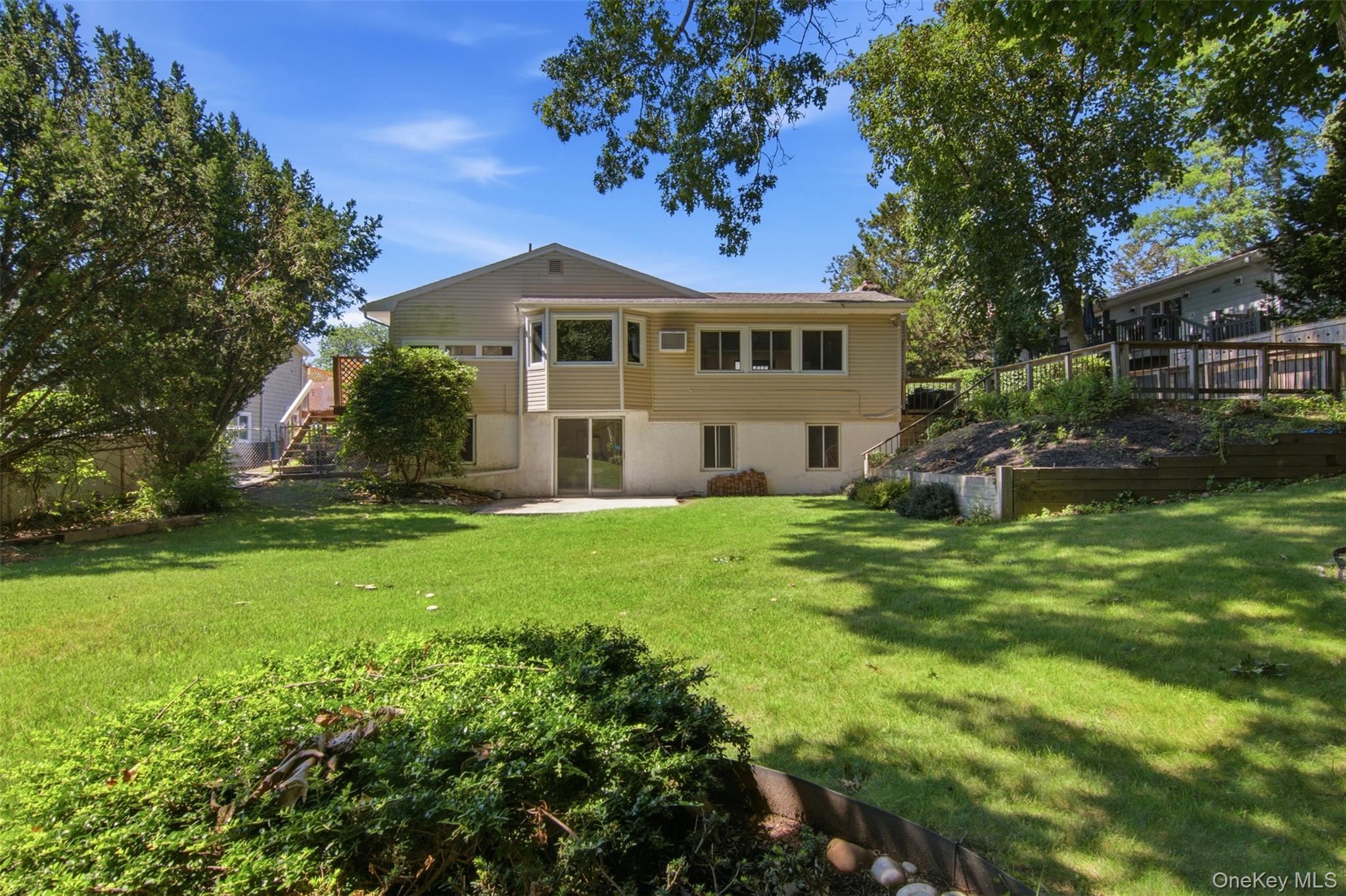 30th image of 9 Bowman Ln, Smithtown, NY 11754 | MLS# 1032953