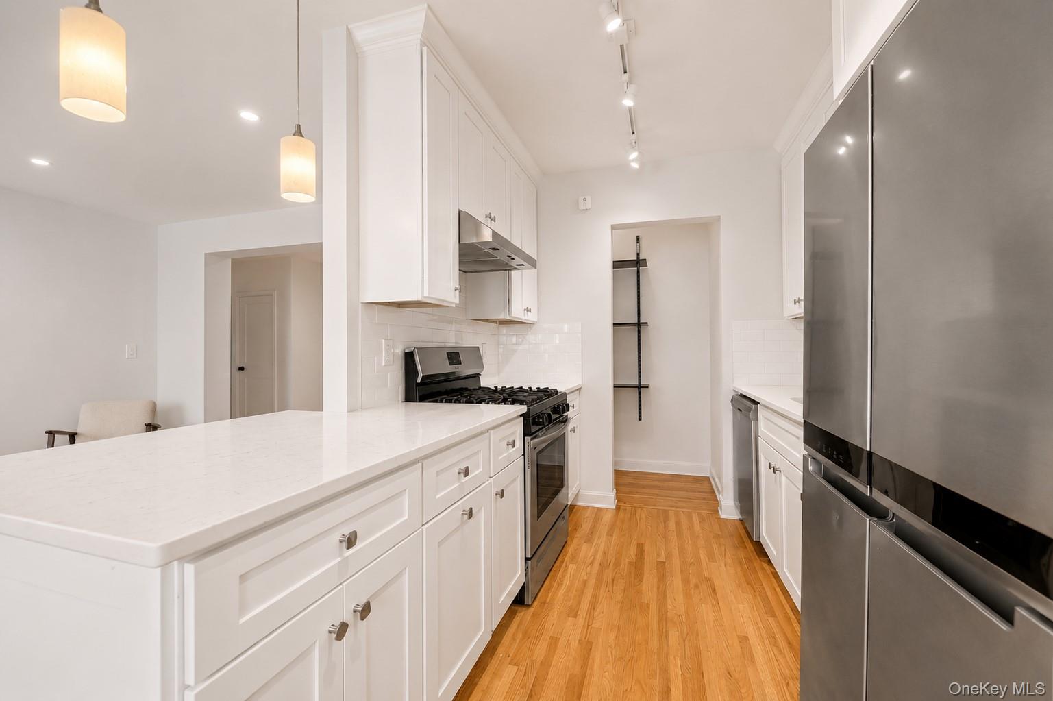4th image of 91 Van Cortlandt Ave W #6E, New York, NY 10463 | MLS# 1032967