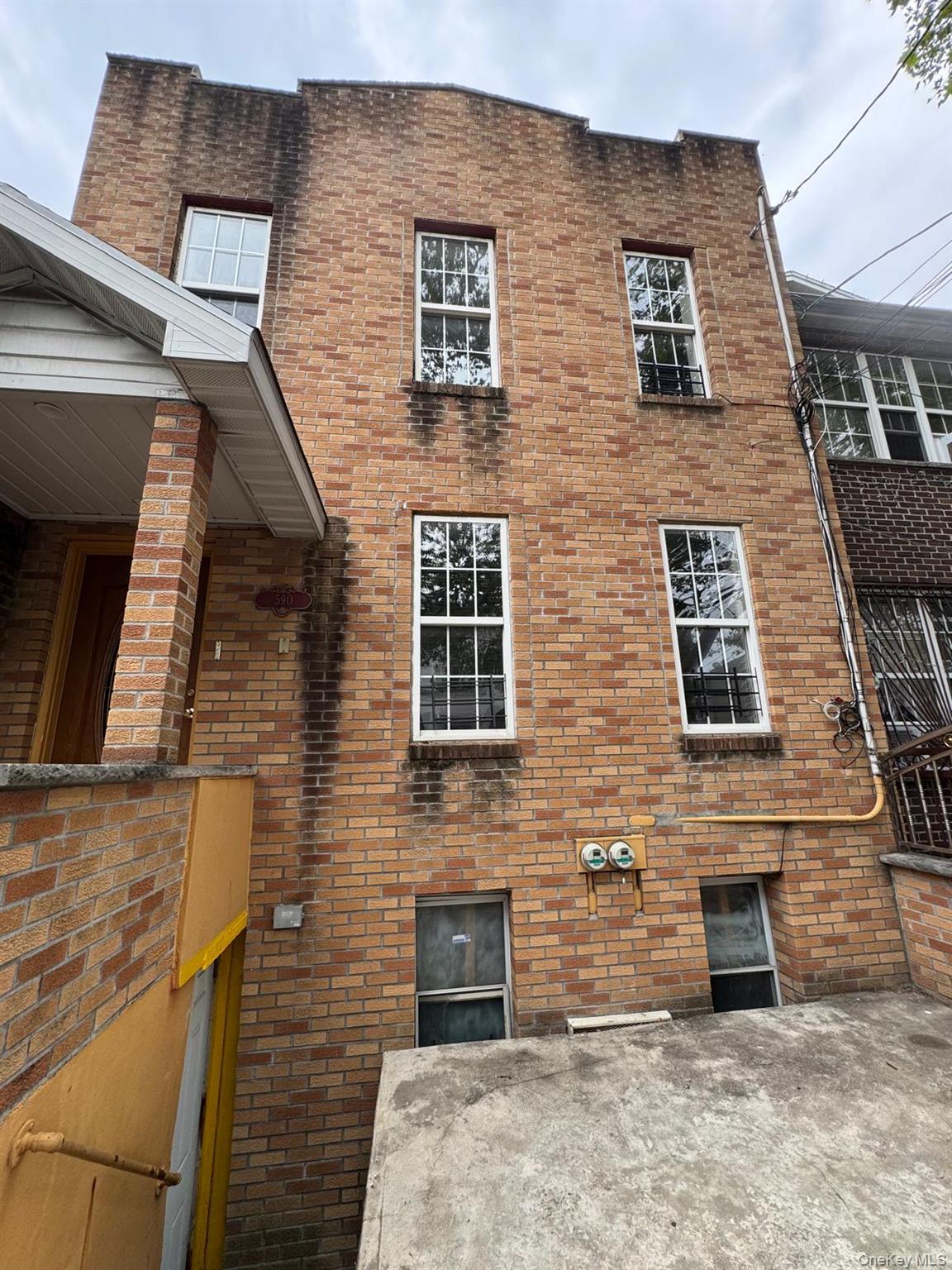 1st image of 590 Elton St, New York, NY 11208 | MLS# 1032982