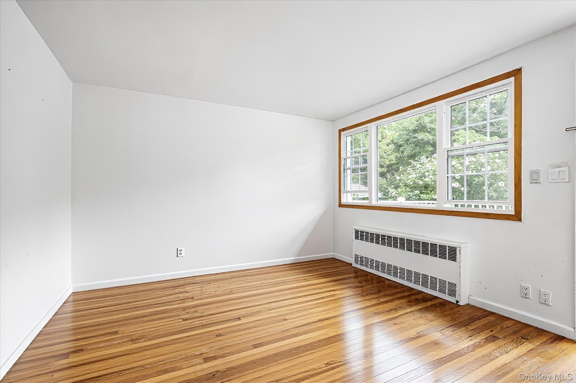 2nd image of 307 Old Country Rd, Huntington, NY 11747 | MLS# 1032983
