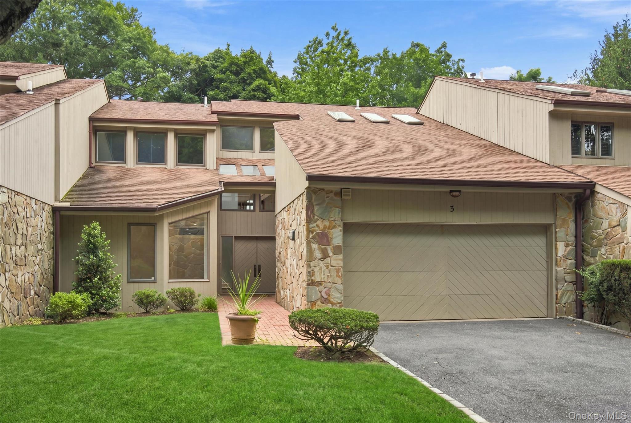1st image of 3 Willada Ln, Glen Cove, NY 11542 | MLS# 1032996