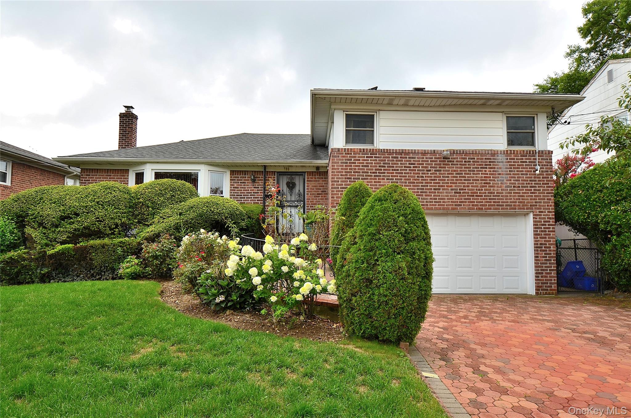 1st image of 786 E Carl Ave, Hempstead, NY 11510 | MLS# 1033017
