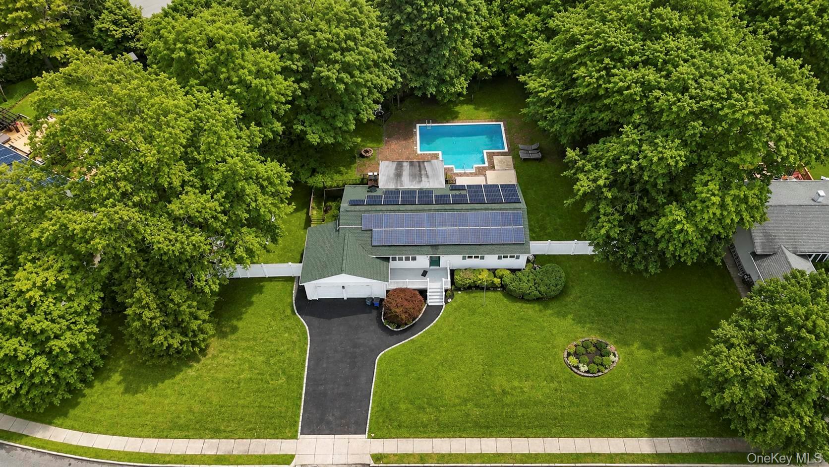 2nd image of 10 Aron Dr, Islip, NY 11716 | MLS# 1033026