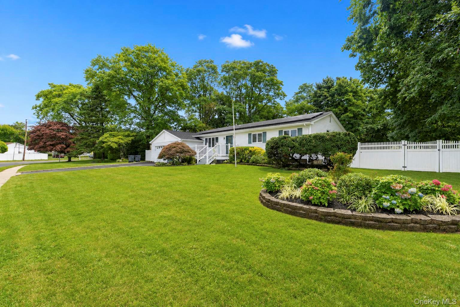 3rd image of 10 Aron Dr, Islip, NY 11716 | MLS# 1033026