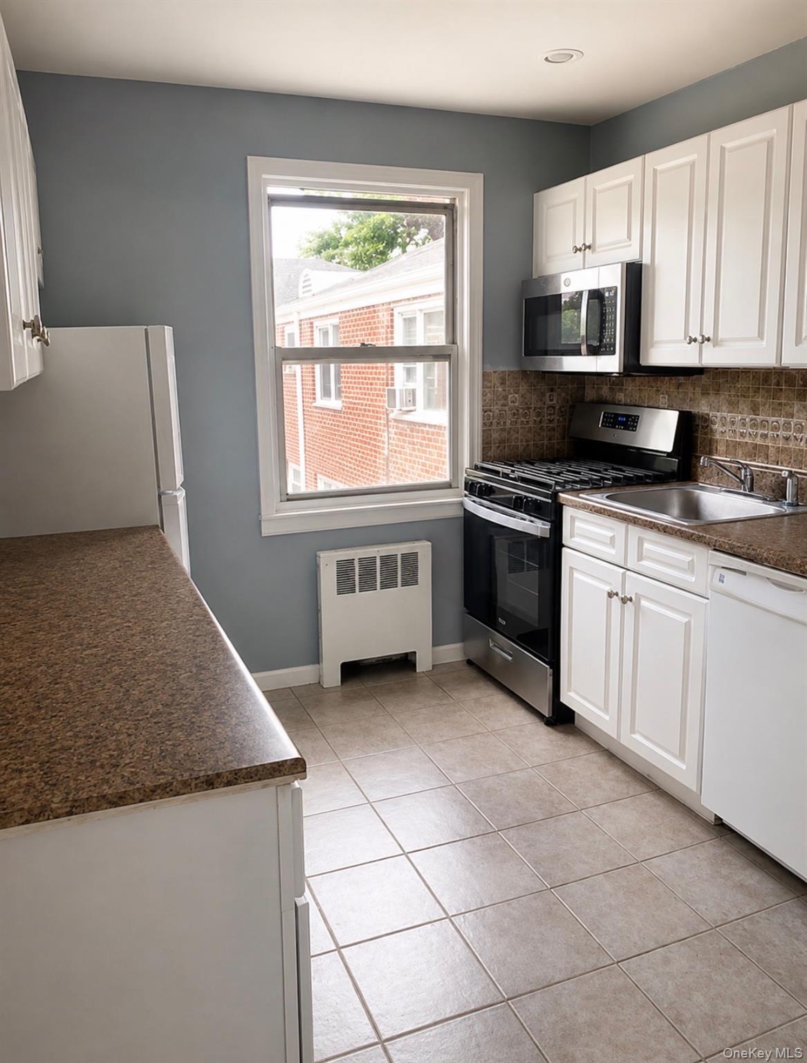 1st image of 205 W Post Road #E2H, White Plains, NY 10606 | MLS# 1033029