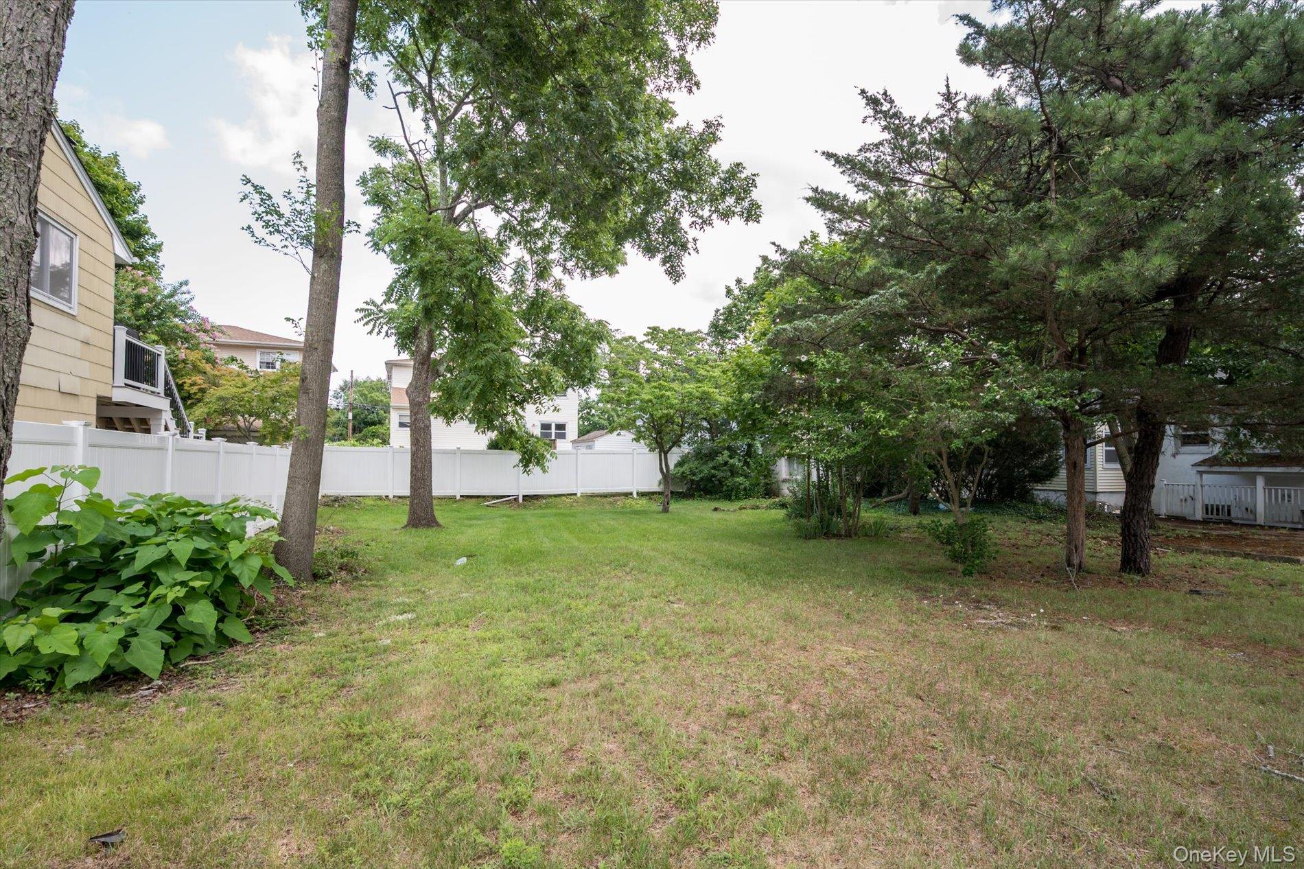 1st image of Moore Pl, Huntington, NY 11747 | MLS# 1033039
