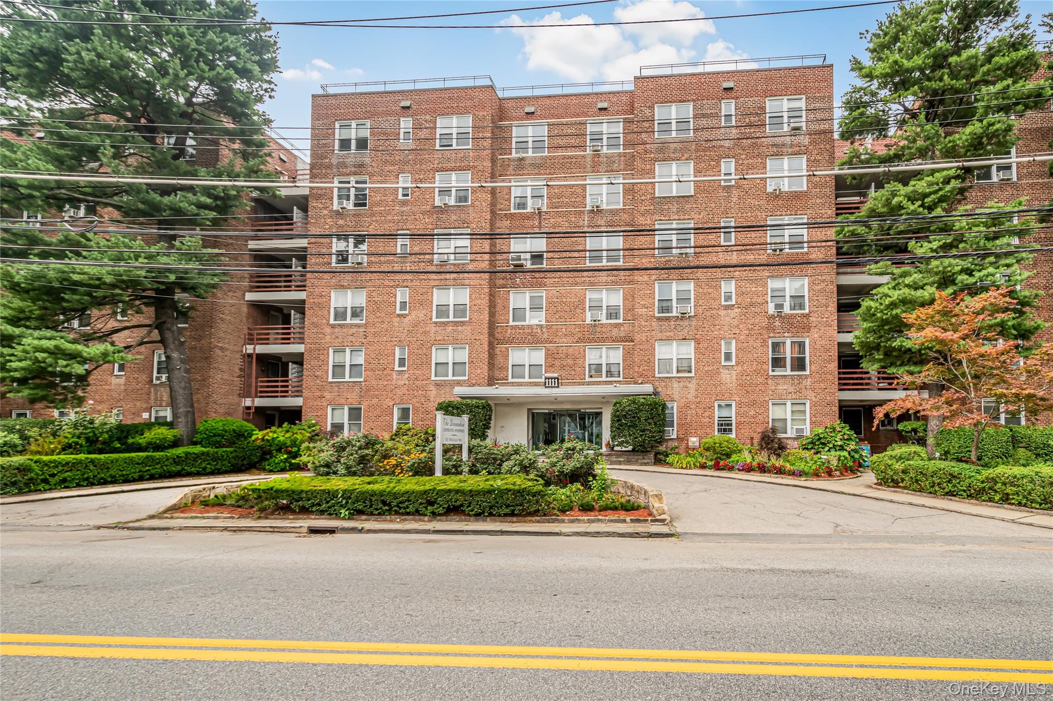 2nd image of 1111 Midland Ave #4D, Yonkers, NY 10708 | MLS# 1033090