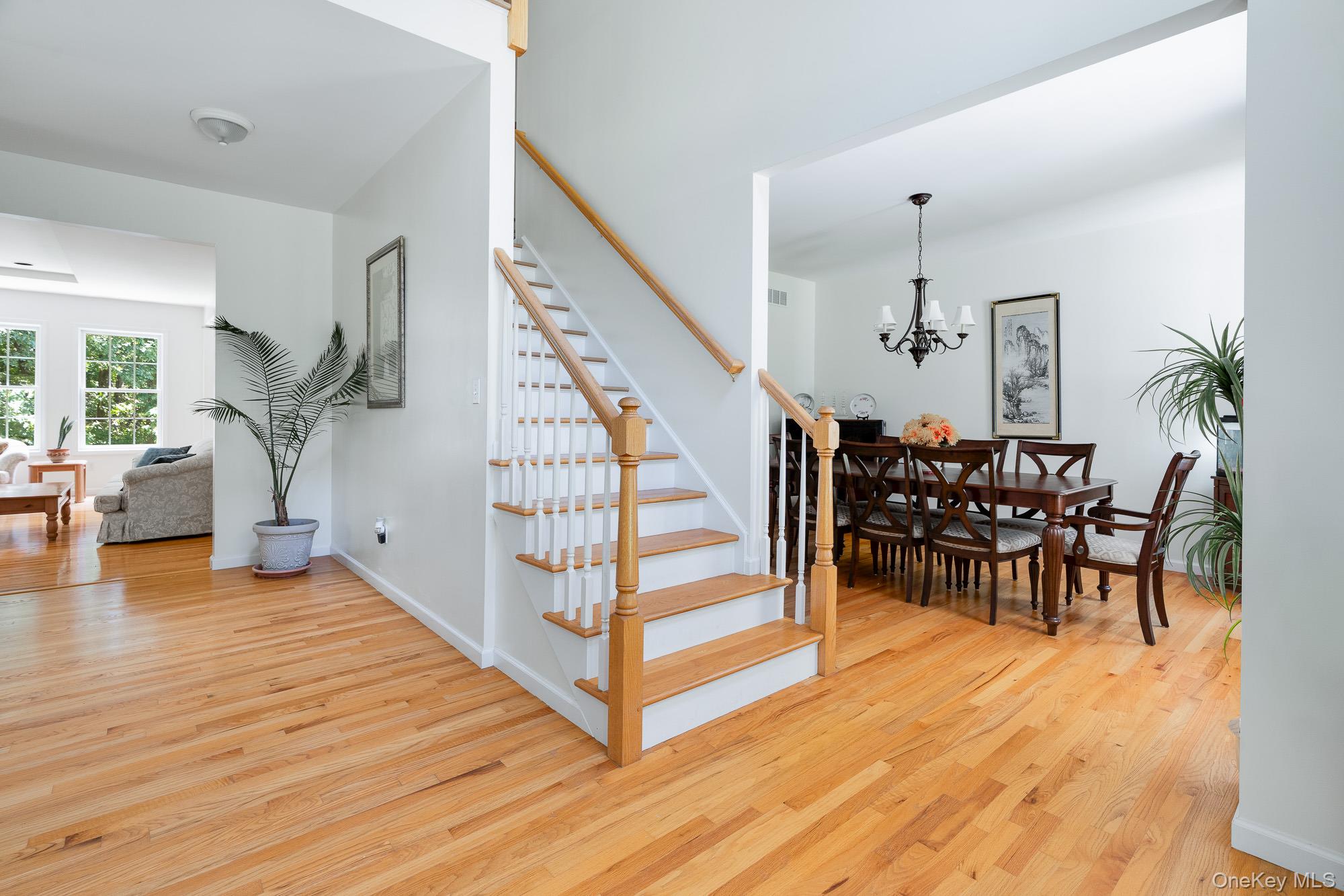 3rd image of 127 Shagbark Ln, East Fishkill, NY 12533 | MLS# 1033092