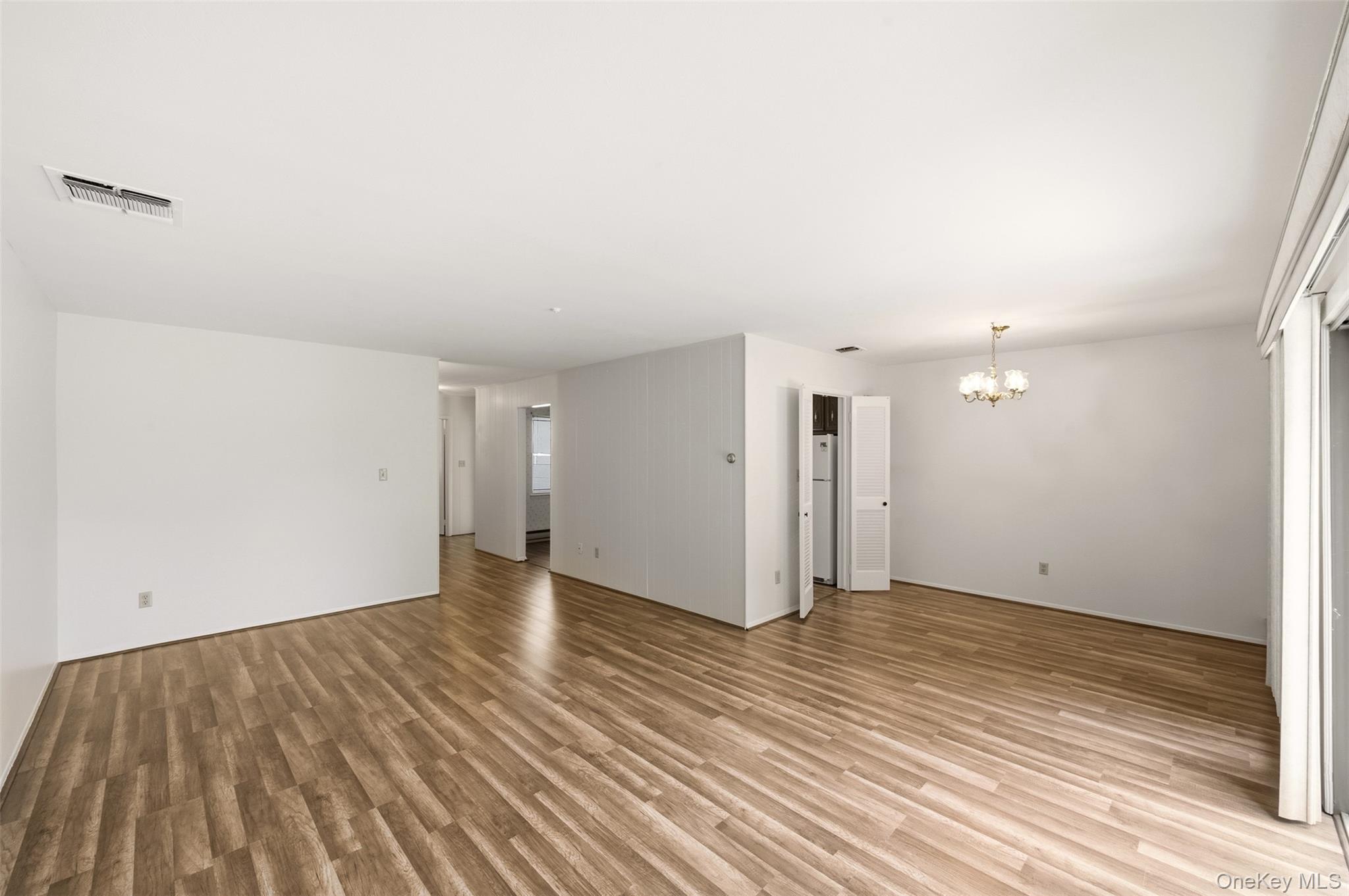 4th image of 1006 Cabot Path, Smithtown, NY 11780 | MLS# 1033101