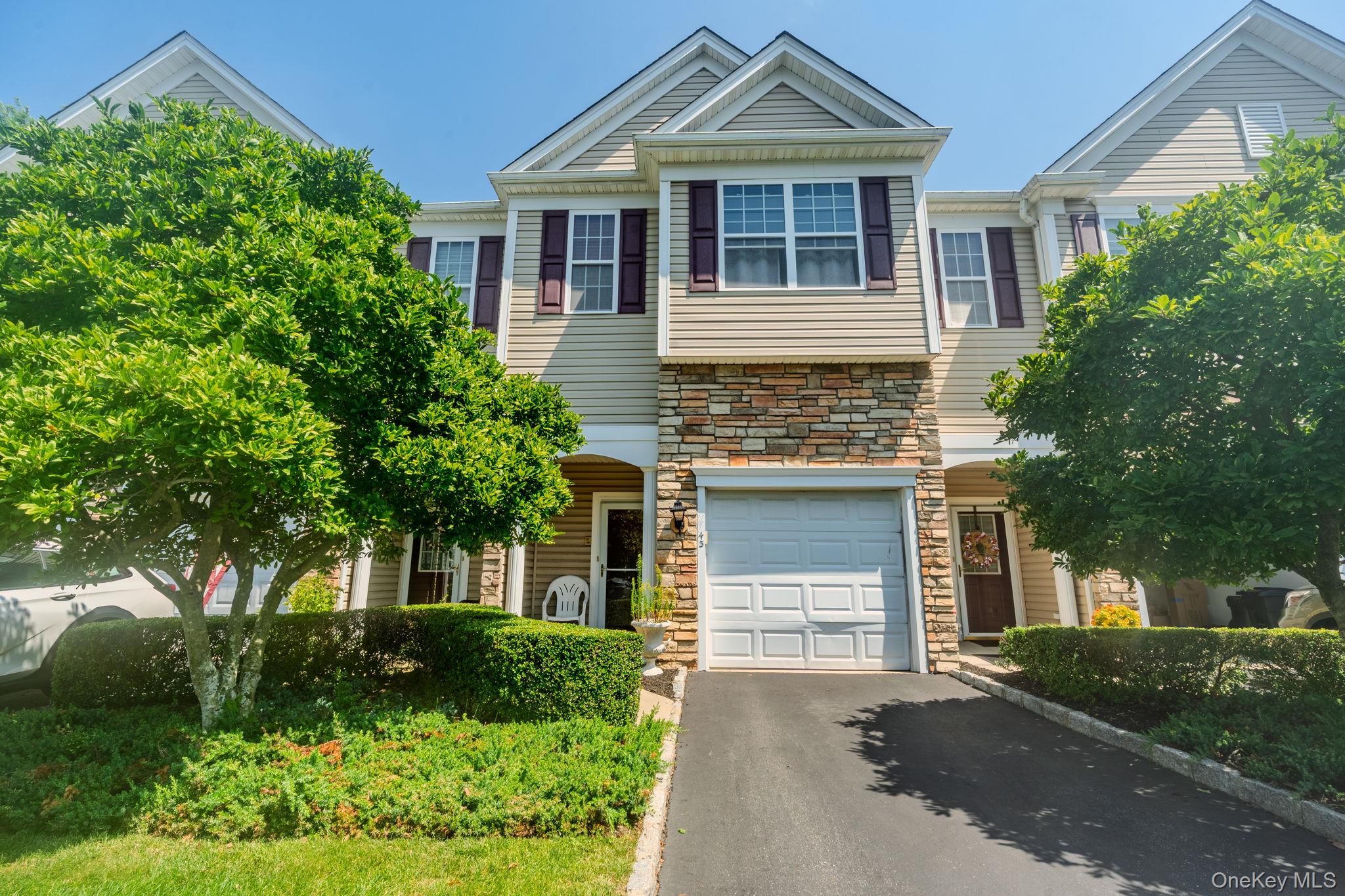 2nd image of 43 Torrey Pine Ln #82, Islip, NY 11706 | MLS# 1033221