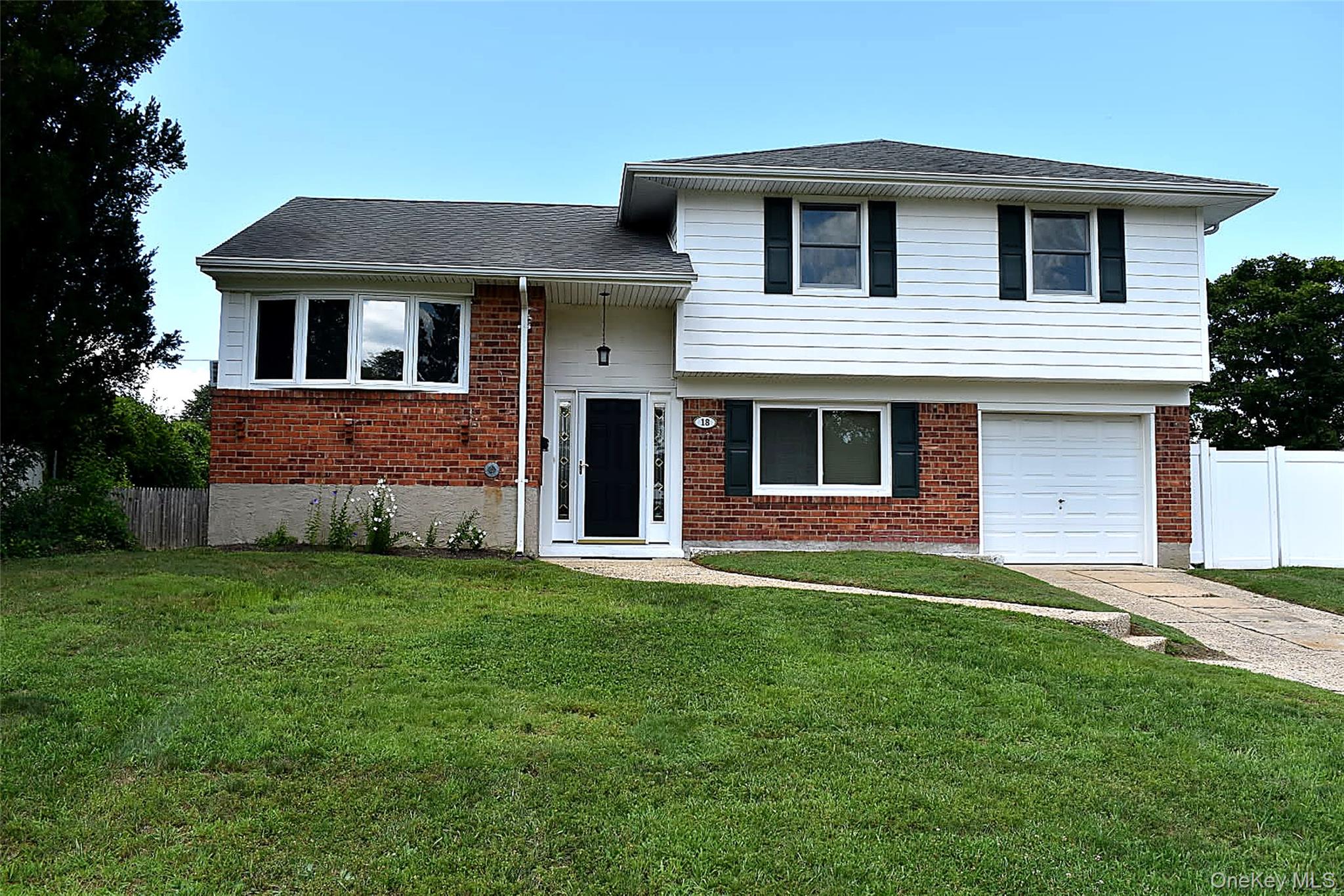 1st image of 18 Brocton Ln, Smithtown, NY 11754 | MLS# 1033237