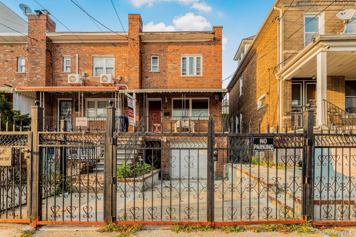 3rd image of 725 E 230Th St, New York, NY 10466 | MLS# 1033263