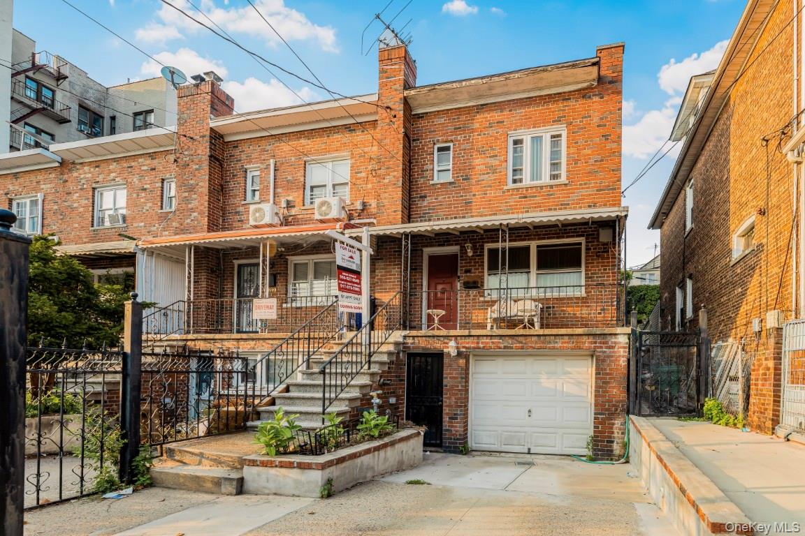 1st image of 725 E 230th St, New York, NY 10466 | MLS# 1033263