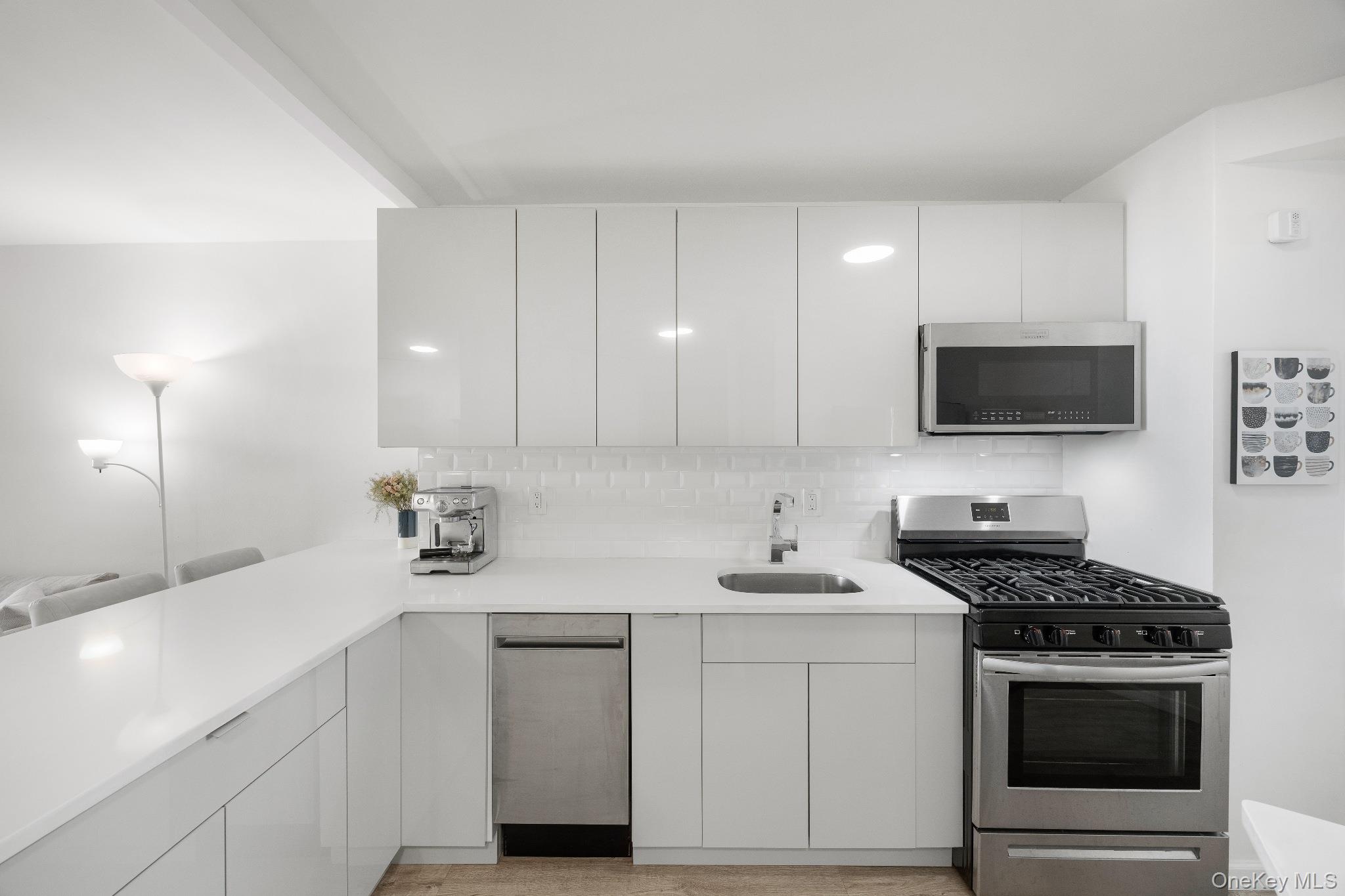 5th image of 5900 Arlington Ave #10R, New York, NY 10471 | MLS# 1033300