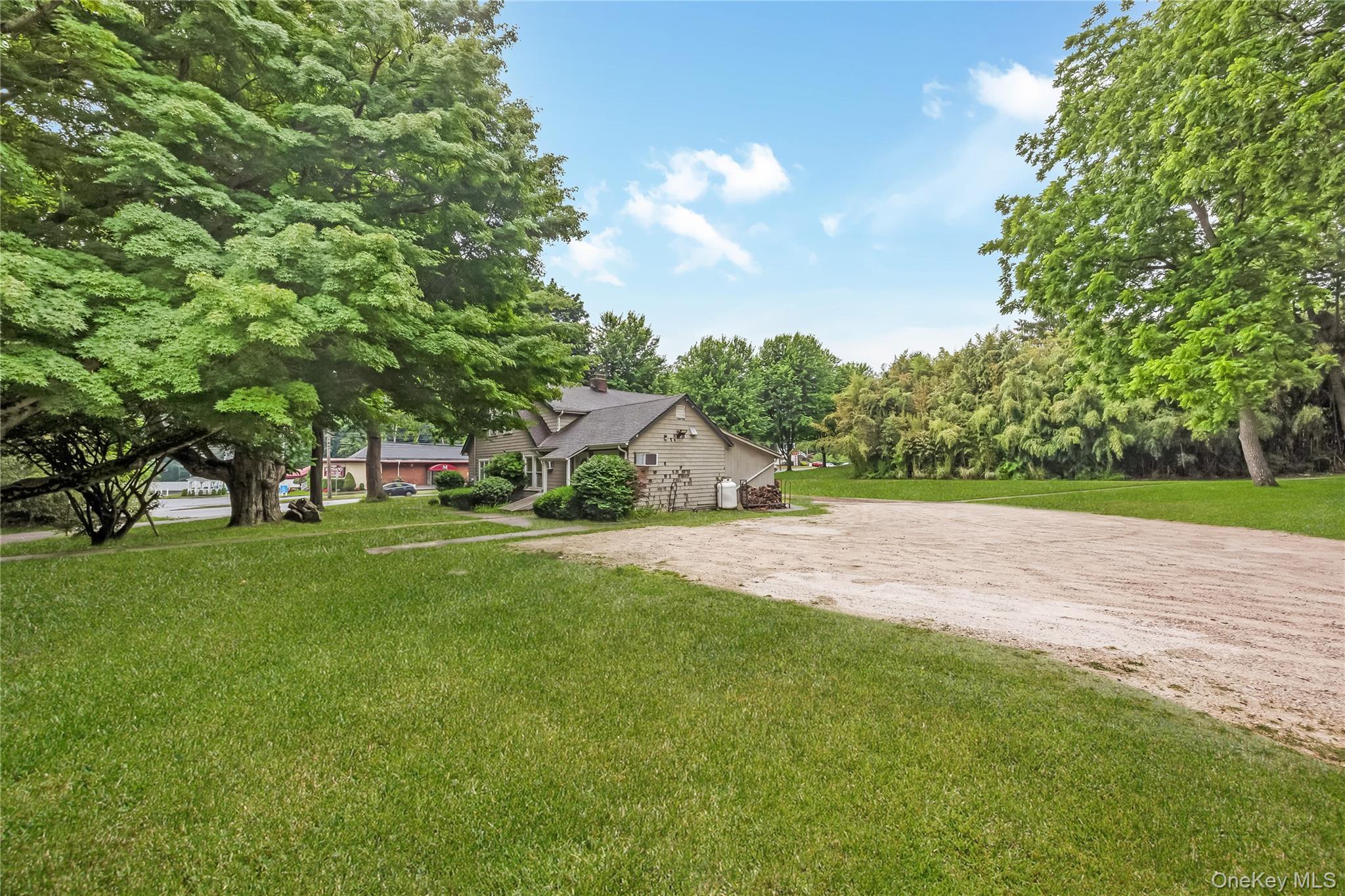 2nd image of 645 Middle Country Rd, Brookhaven, NY 11953 | MLS# 1033309