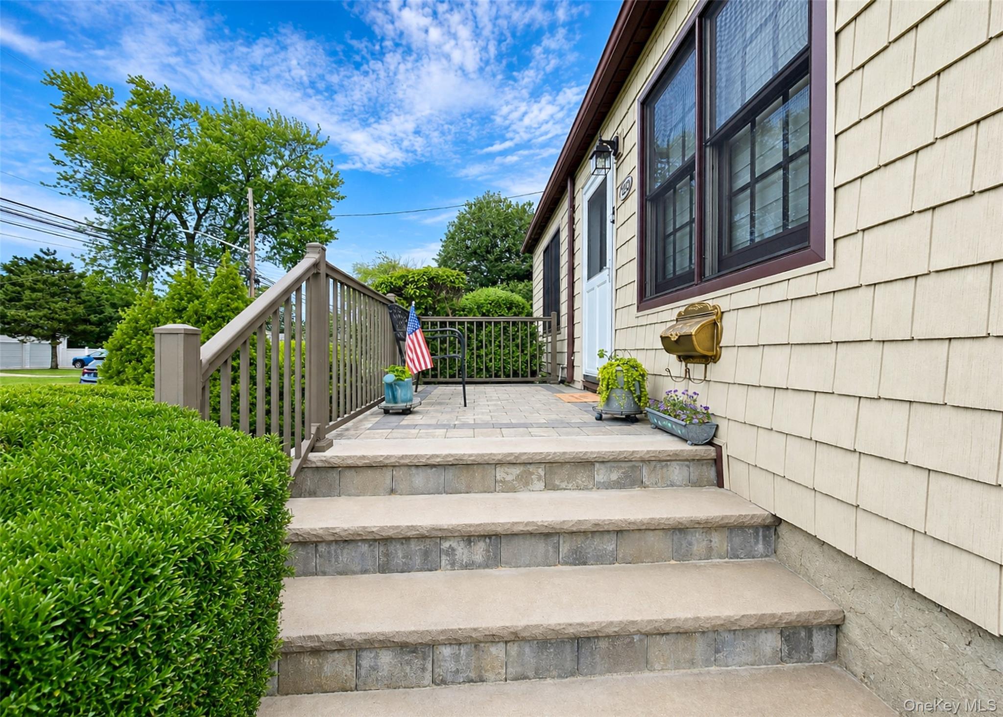 2nd image of 823 5th St, West Babylon, NY 11704 | MLS# 1033328