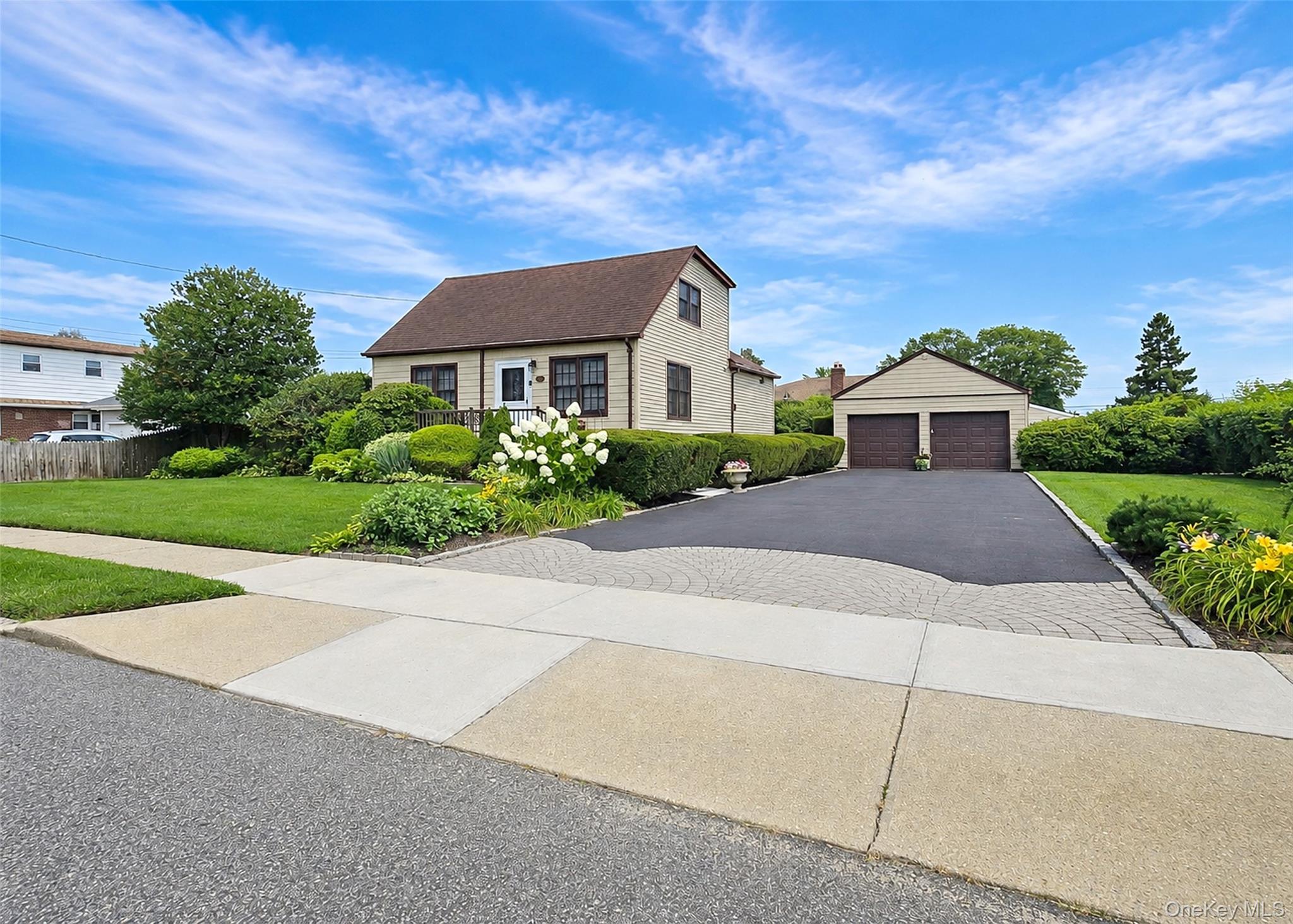 1st image of 823 5th St, West Babylon, NY 11704 | MLS# 1033328