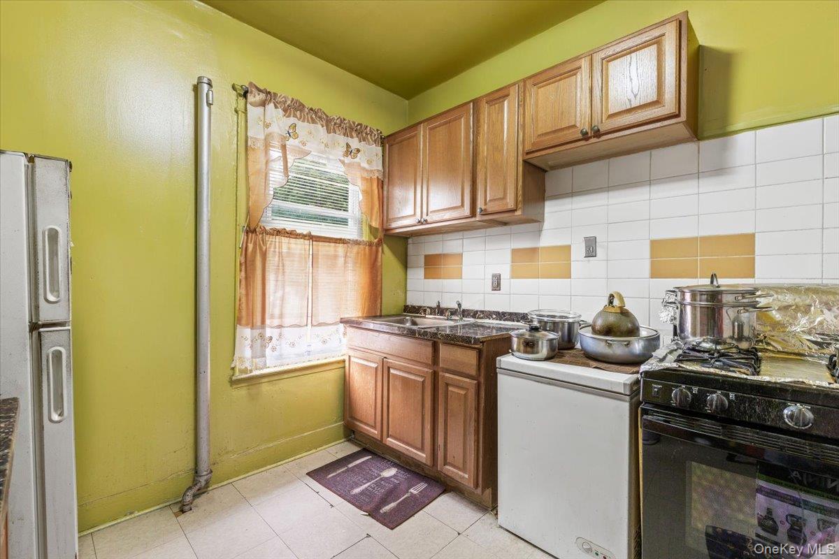 4th image of 849 E 219Th St, New York, NY 10467 | MLS# 1033439