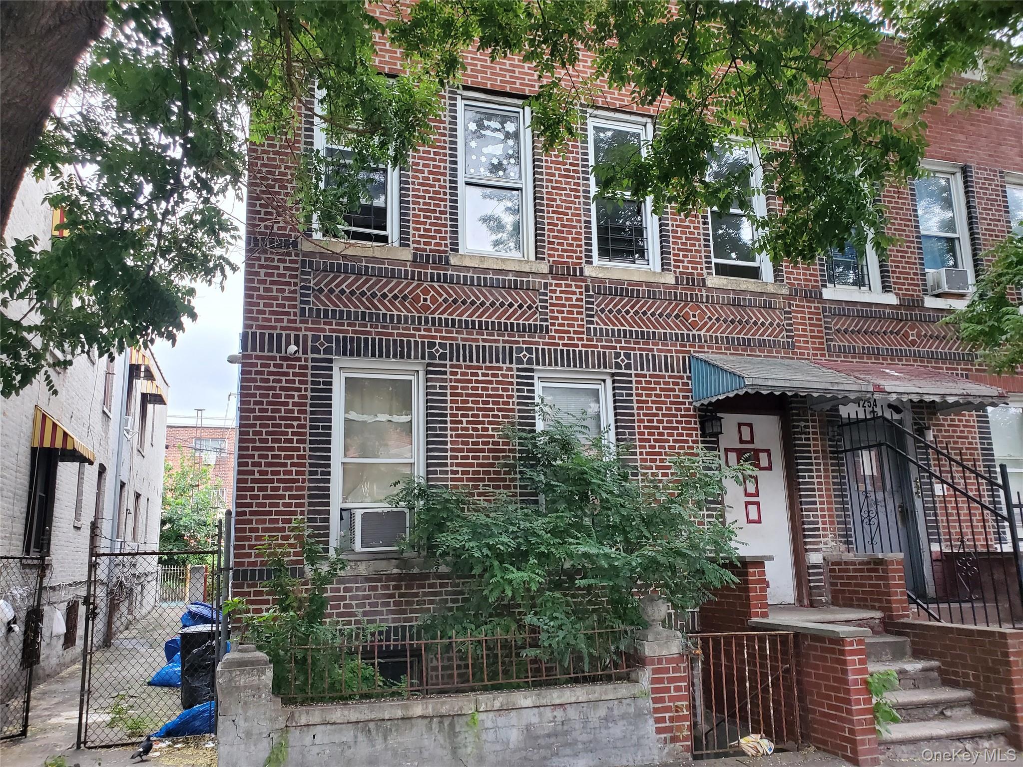 3rd image of 1256 Noble Ave, New York, NY 10472 | MLS# 1033470