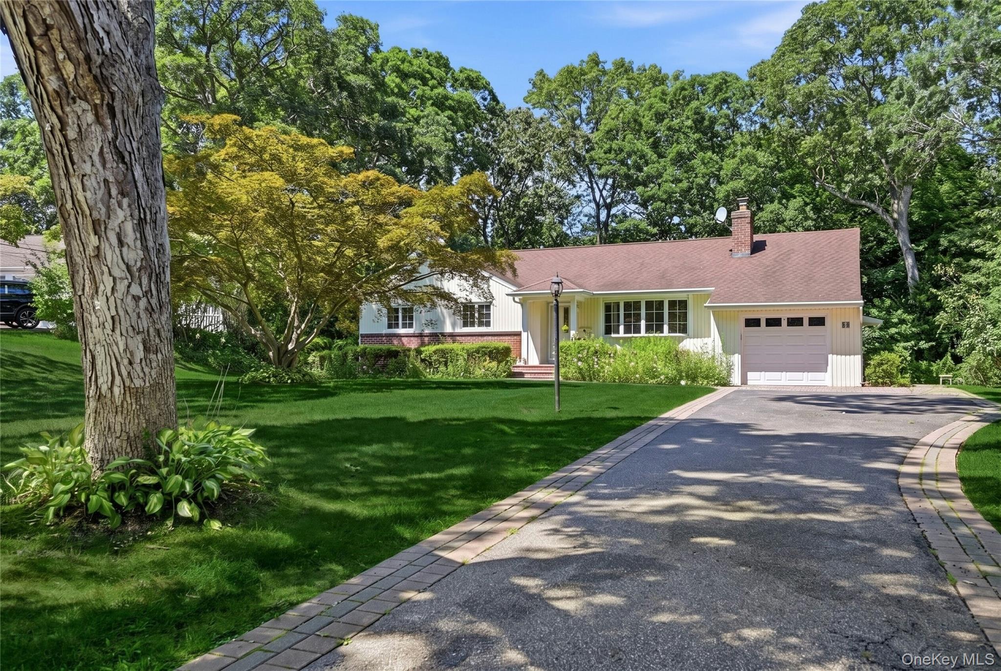 3rd image of 89 Burton Ln, Huntington, NY 11725 | MLS# 1033579