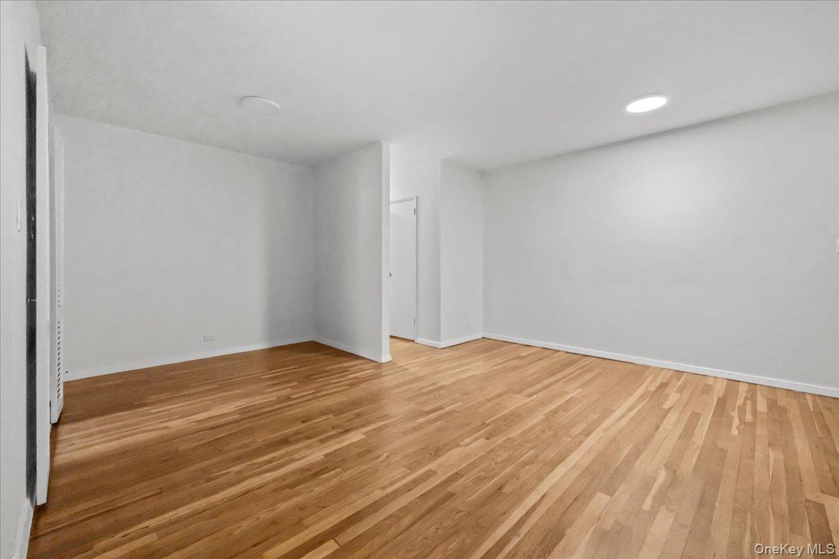 4th image of 3720 Independence Ave #3G, New York, NY 10463 | MLS# 1033580