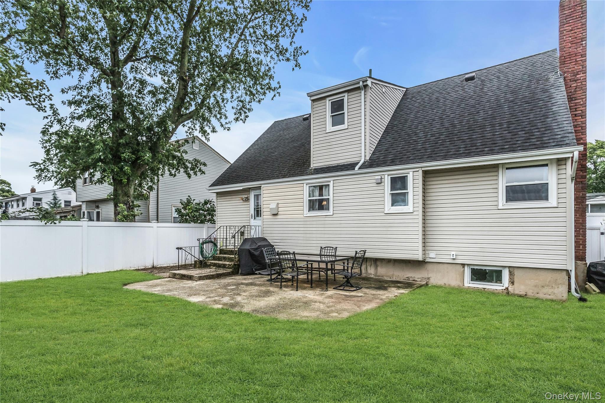 24th image of 195 Nims Ave, West Babylon, NY 11704 | MLS# 1033620