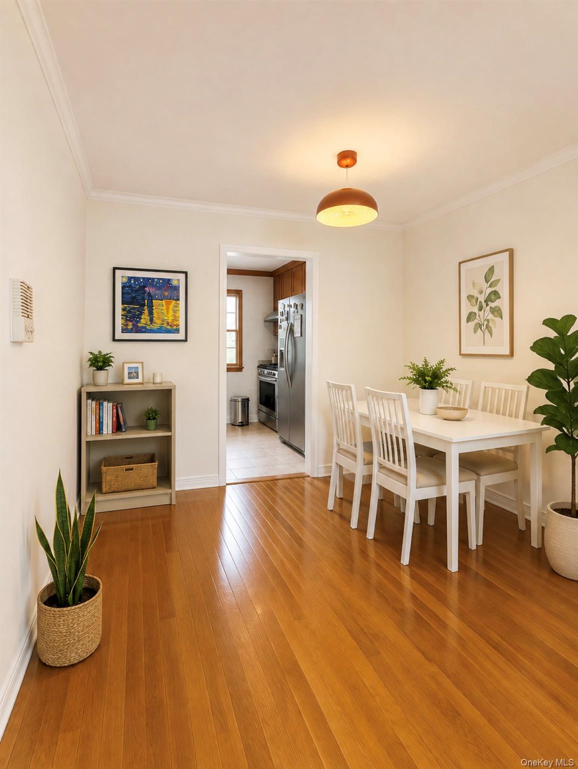 3rd image of 15048 Melbourne Ave, New York, NY 11367