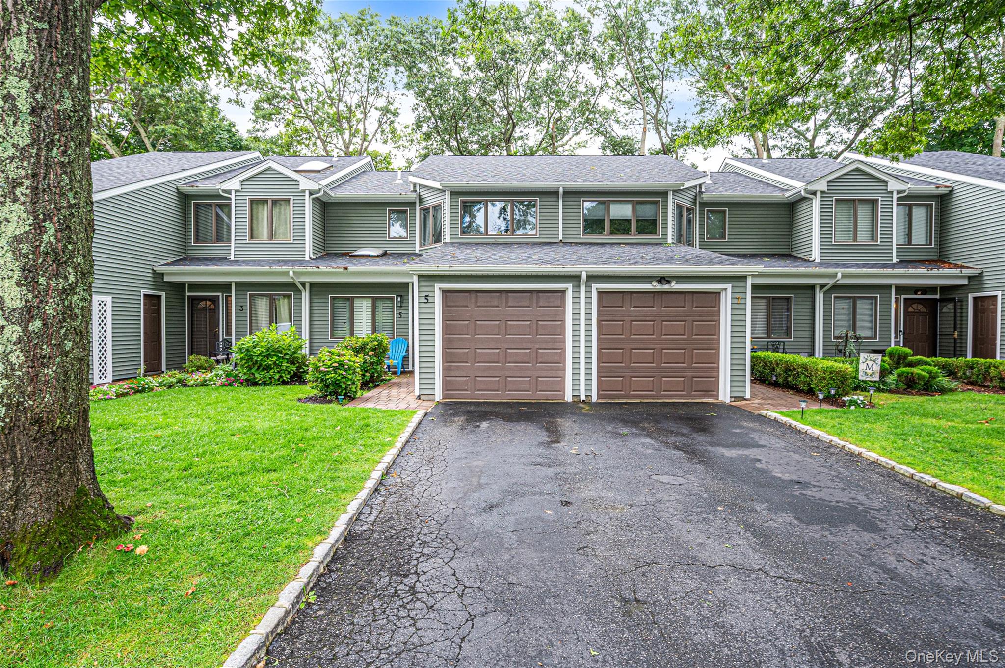 30th image of 5 Jeremy Cir, Smithtown, NY 11767 | MLS# 1033652