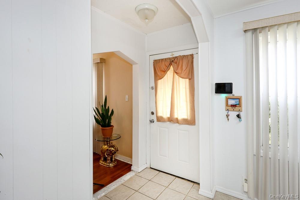 2nd image of 7 Catherine Ct, Hempstead, NY 11003 | MLS# 1033732
