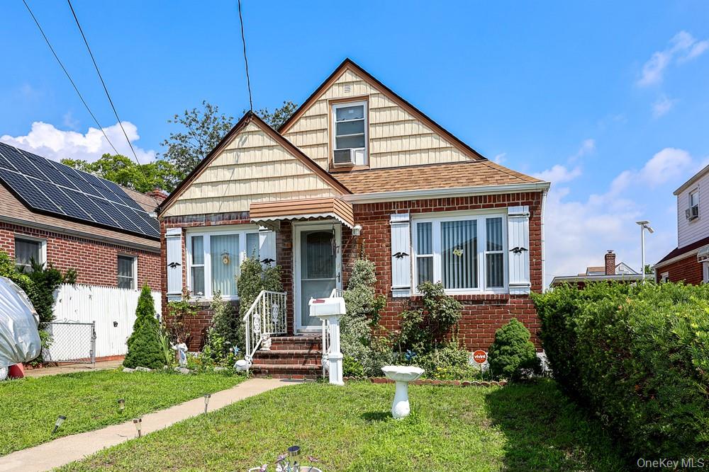 1st image of 7 Catherine Ct, Hempstead, NY 11003 | MLS# 1033732