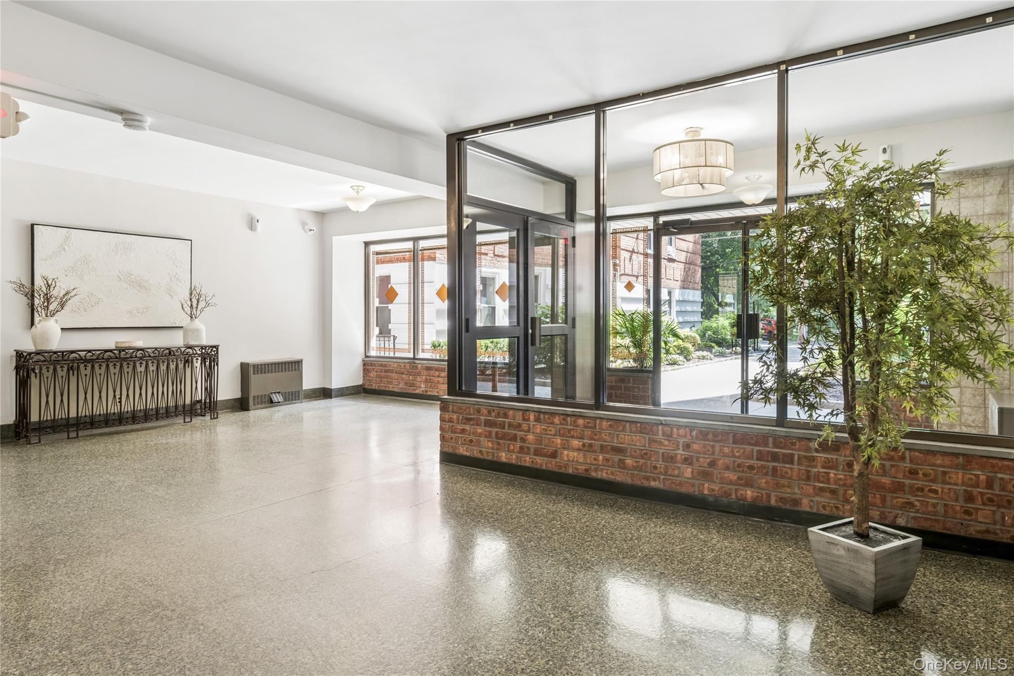 2nd image of 247 Parkview Ave #3P, Yonkers, NY 10708 | MLS# 1033744