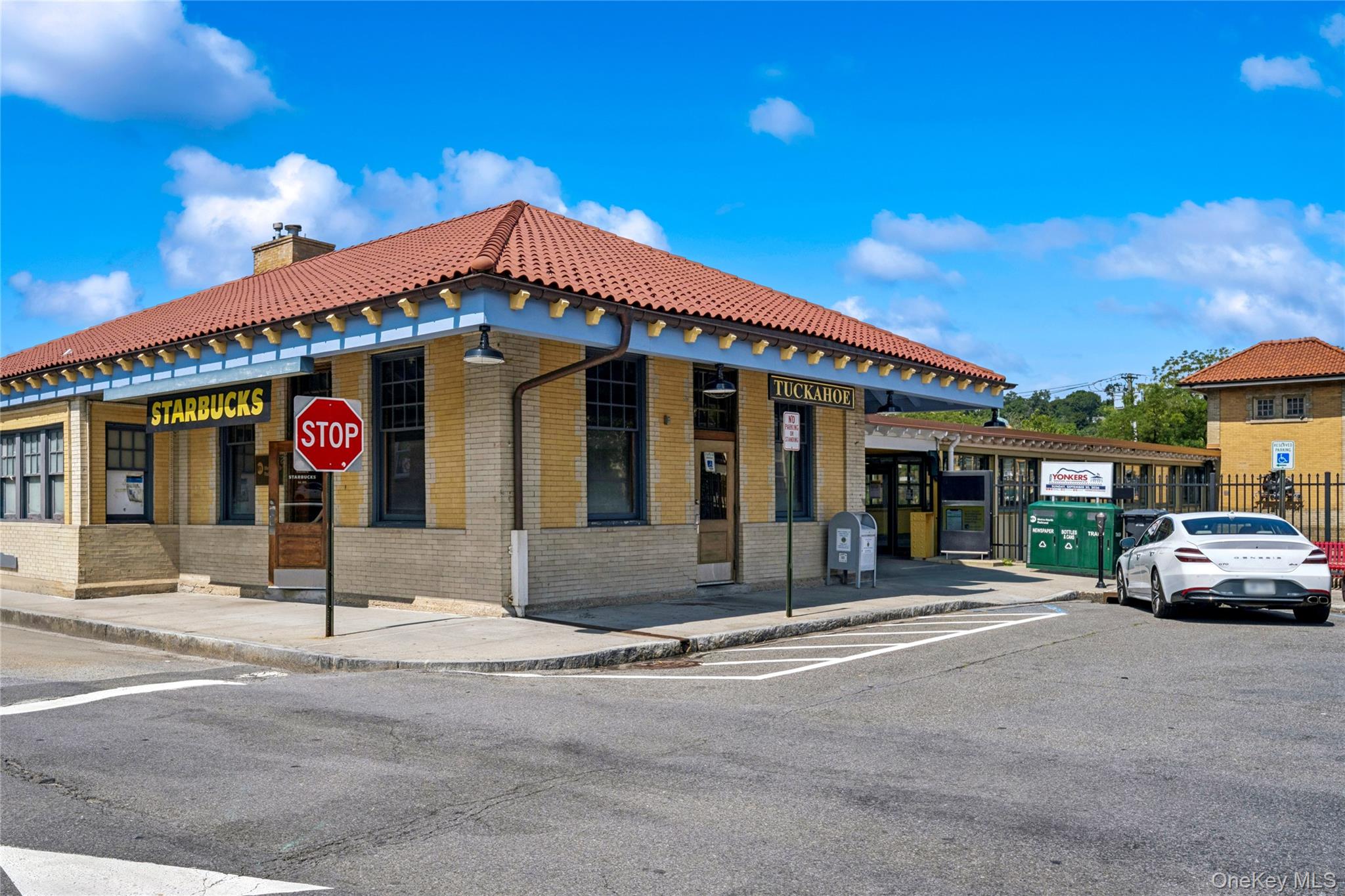 2nd image of 247 Parkview Ave, Yonkers, NY 10708