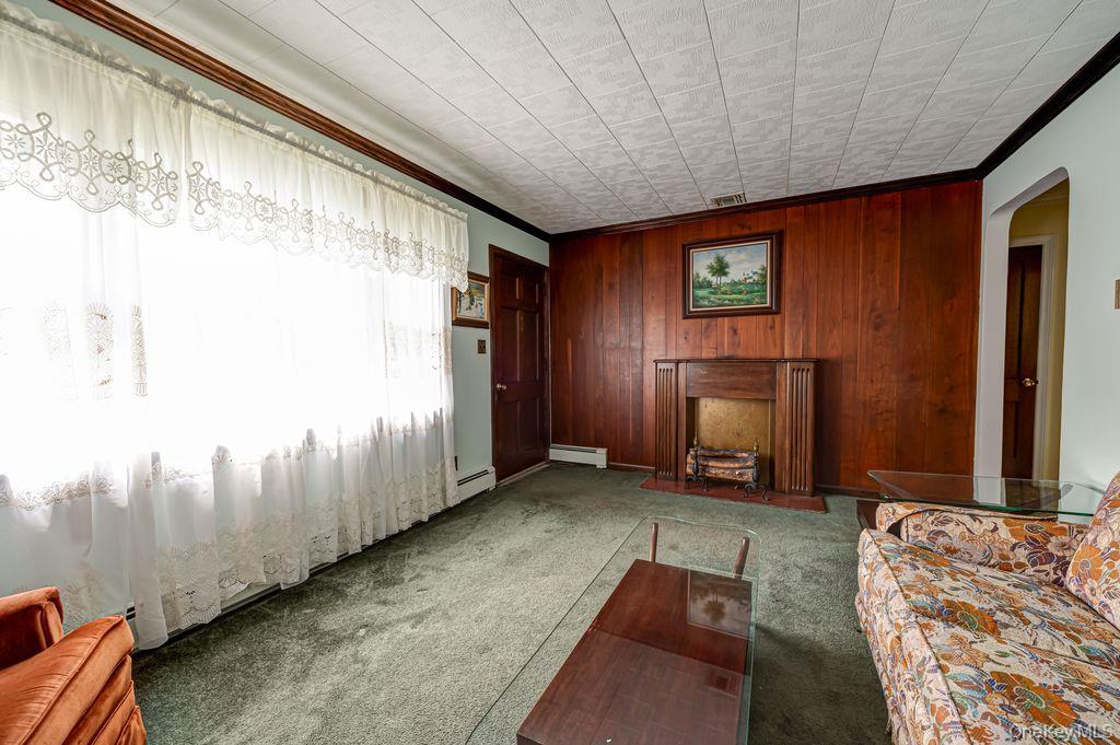 5th image of 17 Eckert St, Huntington, NY 11746 | MLS# 1033789