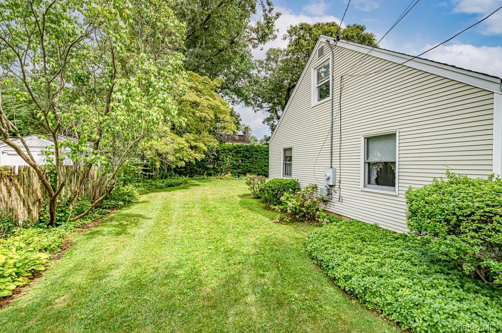 19th image of 17 Eckert St, Huntington, NY 11746 | MLS# 1033789