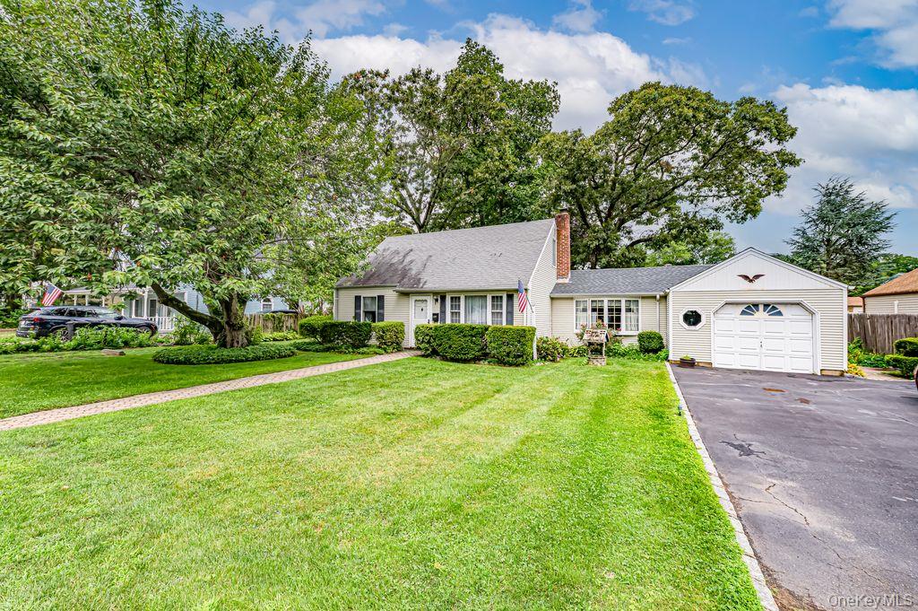 2nd image of 17 Eckert St, Huntington, NY 11746 | MLS# 1033789