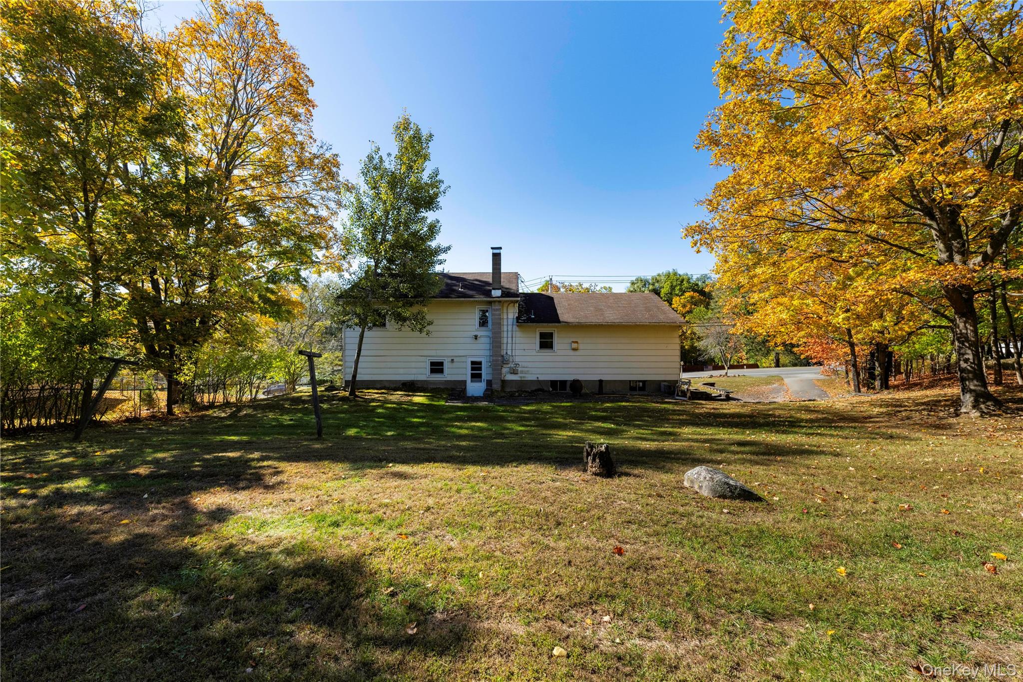 24th image of 172 Ridge Rd, Woodbury, NY 10930 | MLS# 1033827