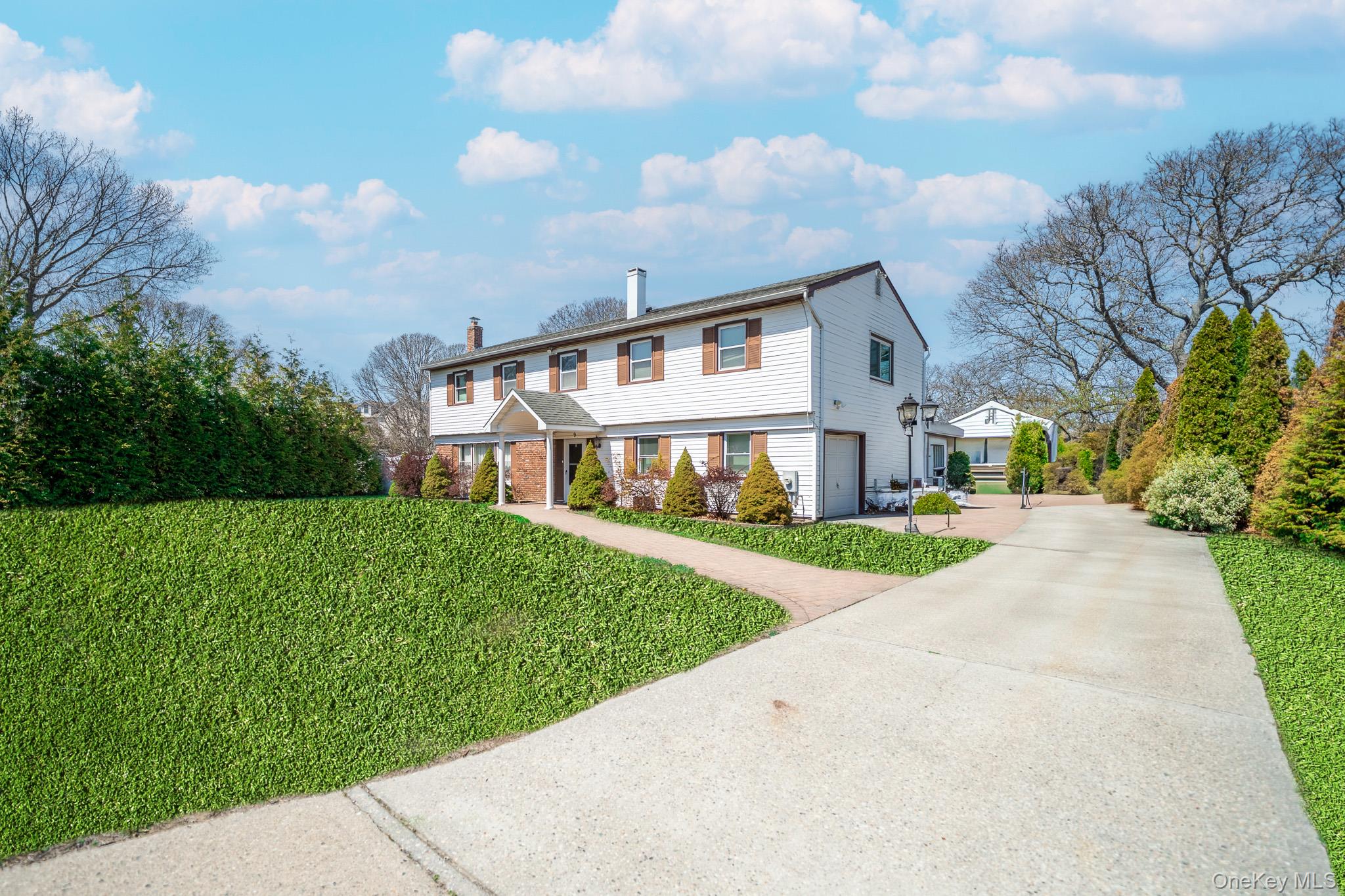 2nd image of 9 Michael Ct, Brookhaven, NY 11720 | MLS# 1033886