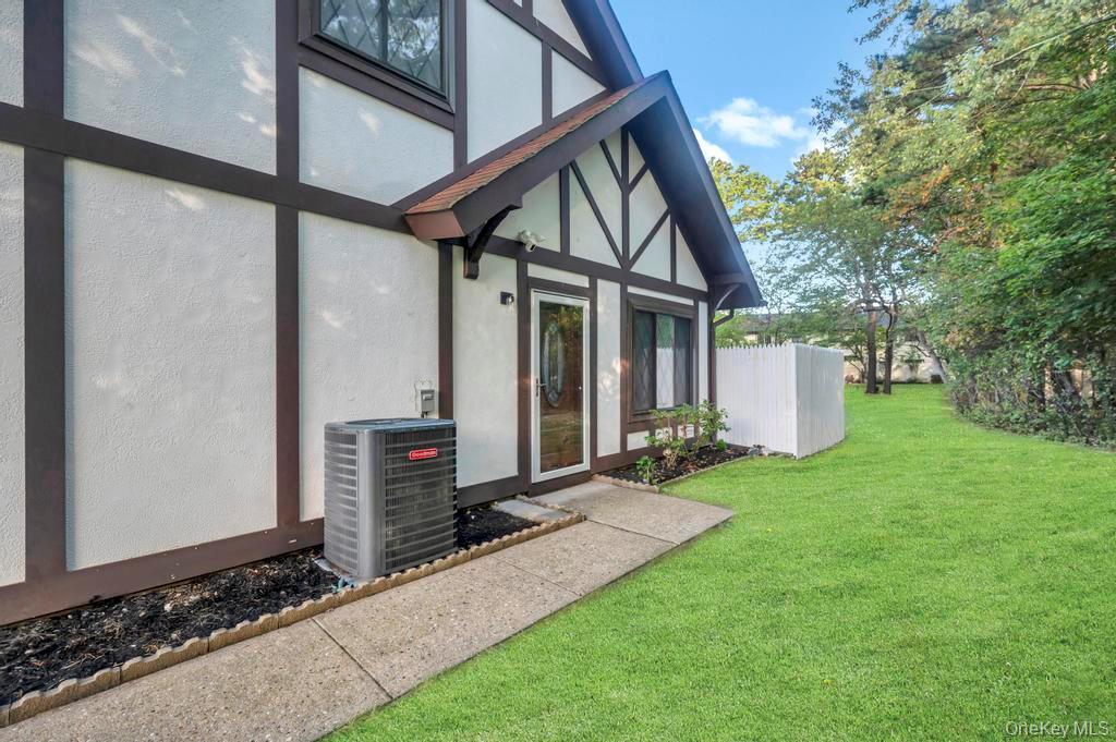 1st image of 6 Amesworth Ct, Brookhaven, NY 11953 | MLS# 1033909