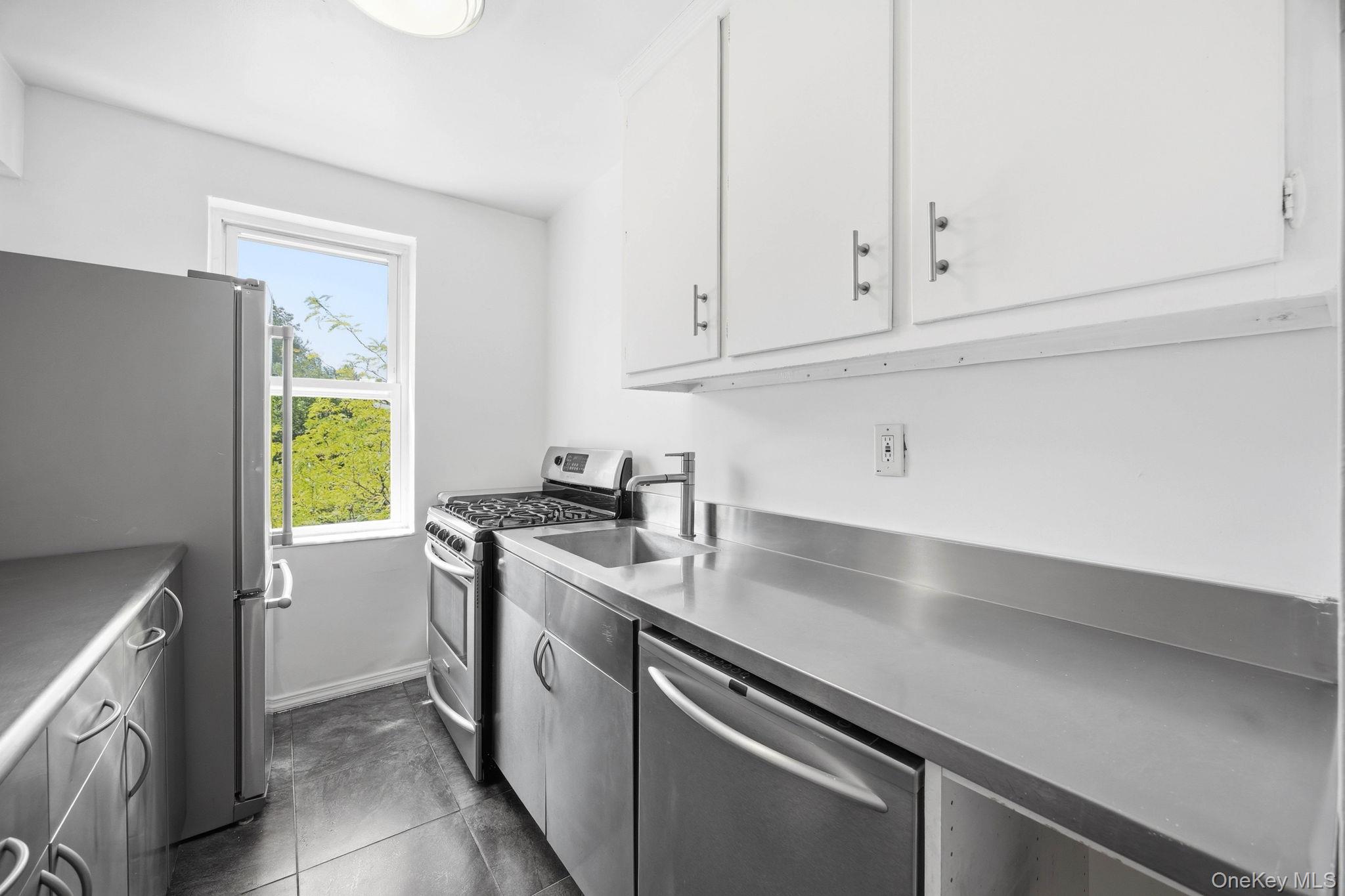 5th image of 800 Grand Concourse #2DN, New York, NY 10451 | MLS# 1033913
