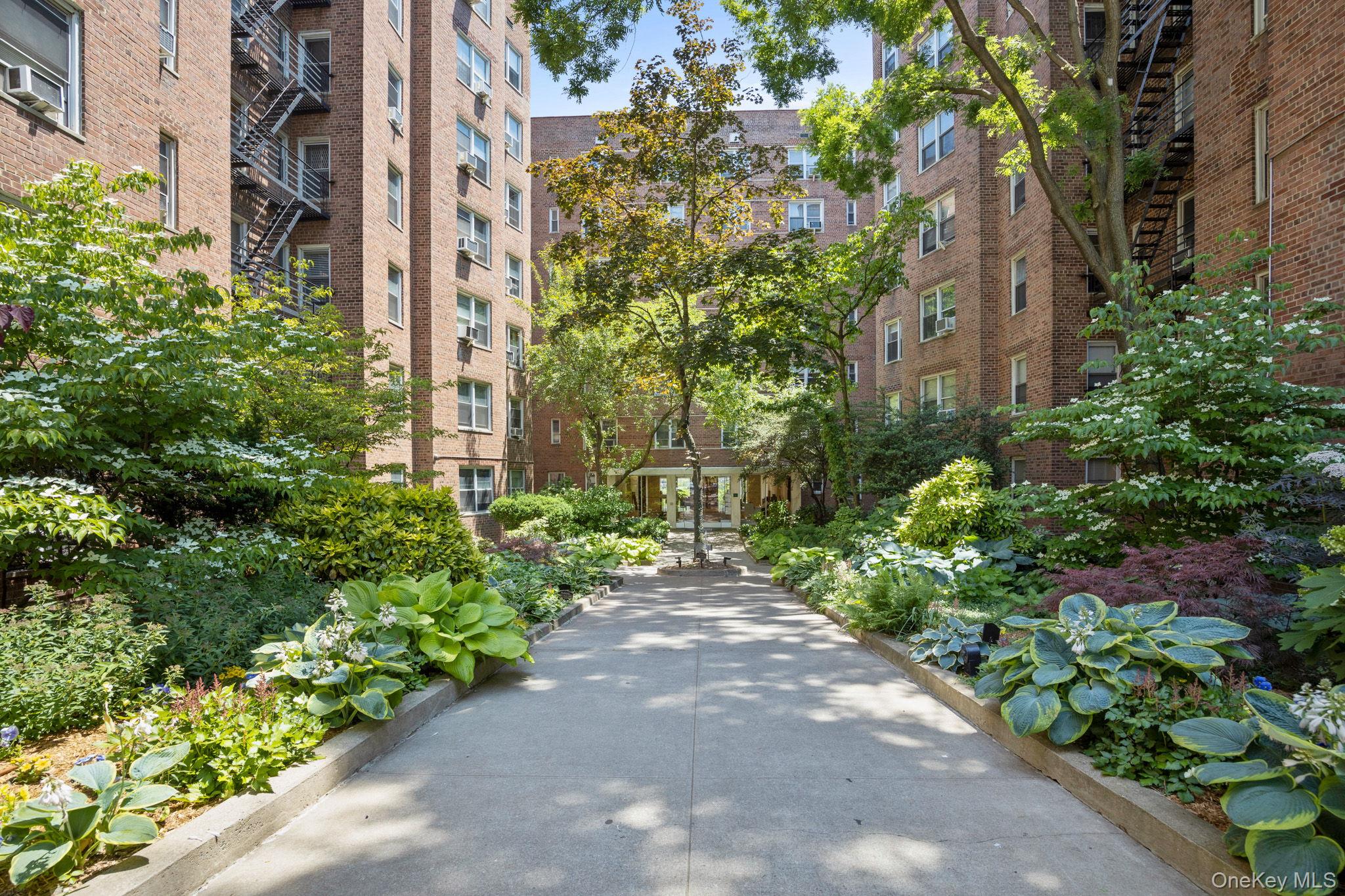 2nd image of 800 Grand Concourse, New York, NY 10451