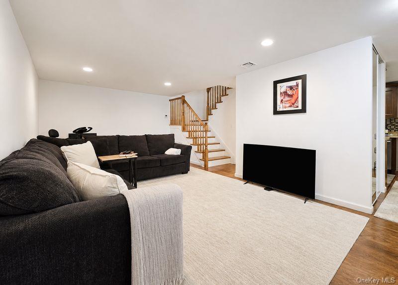 2nd image of 275 Brettonwoods Dr, Brookhaven, NY 11727 | MLS# 1033956