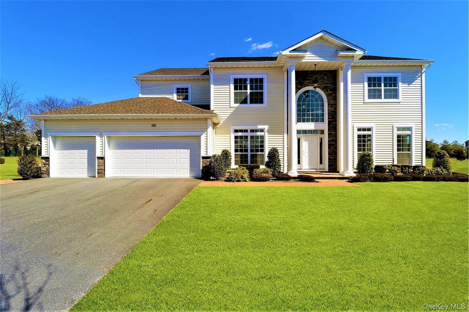 1st image of 29 Hamlet Woods Dr, Smithtown, NY 11780 | MLS# 1033980