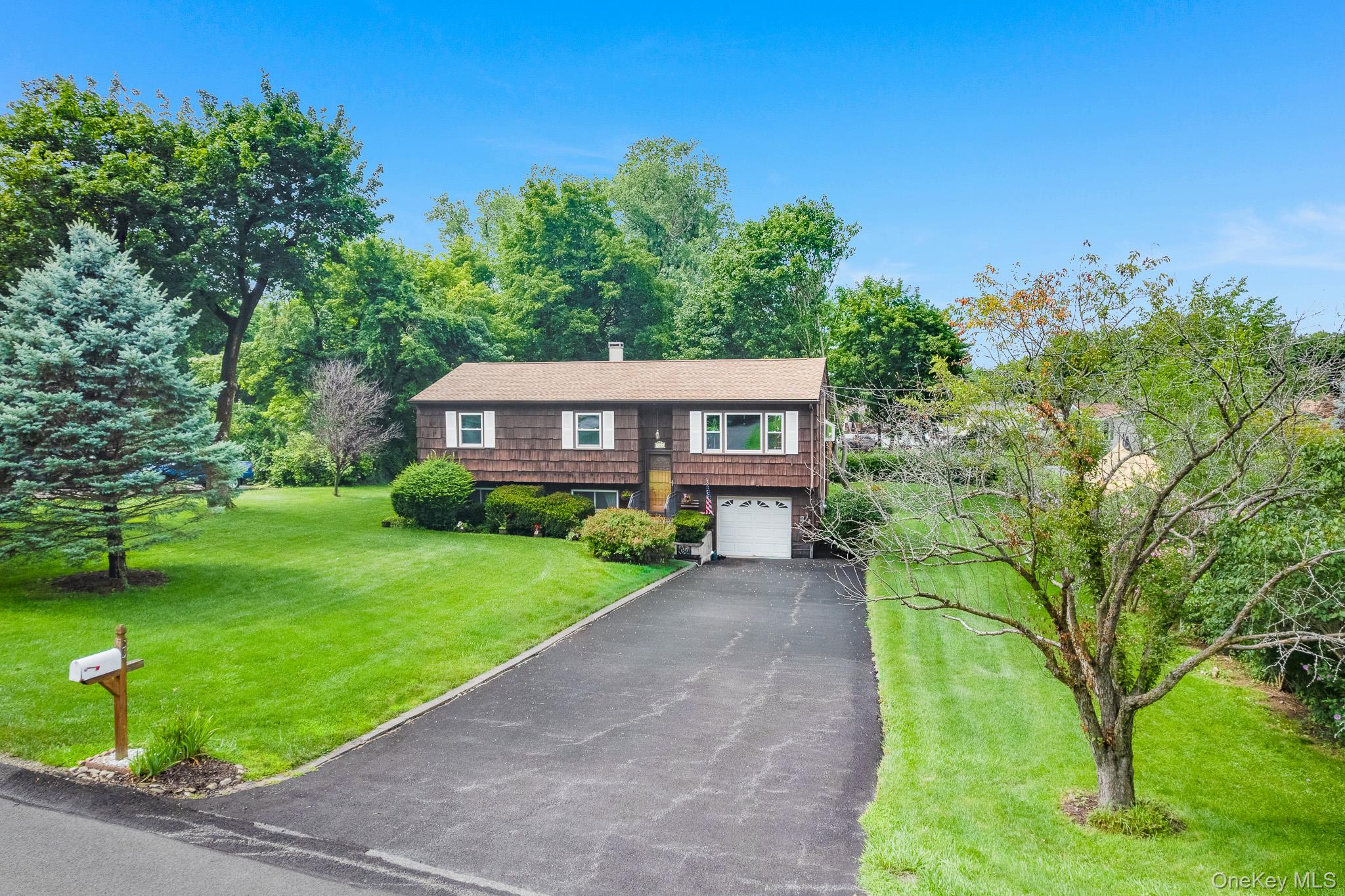 3rd image of 26 Bowdoin Ln, Wappinger, NY 12590 | MLS# 1033993