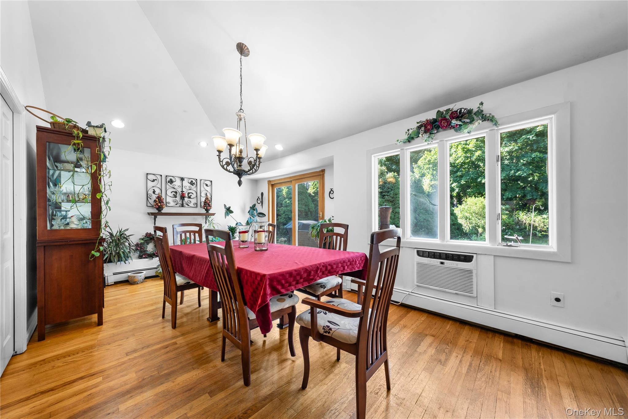 5th image of 23 Charmian St, Huntington, NY 11746 | MLS# 1034006