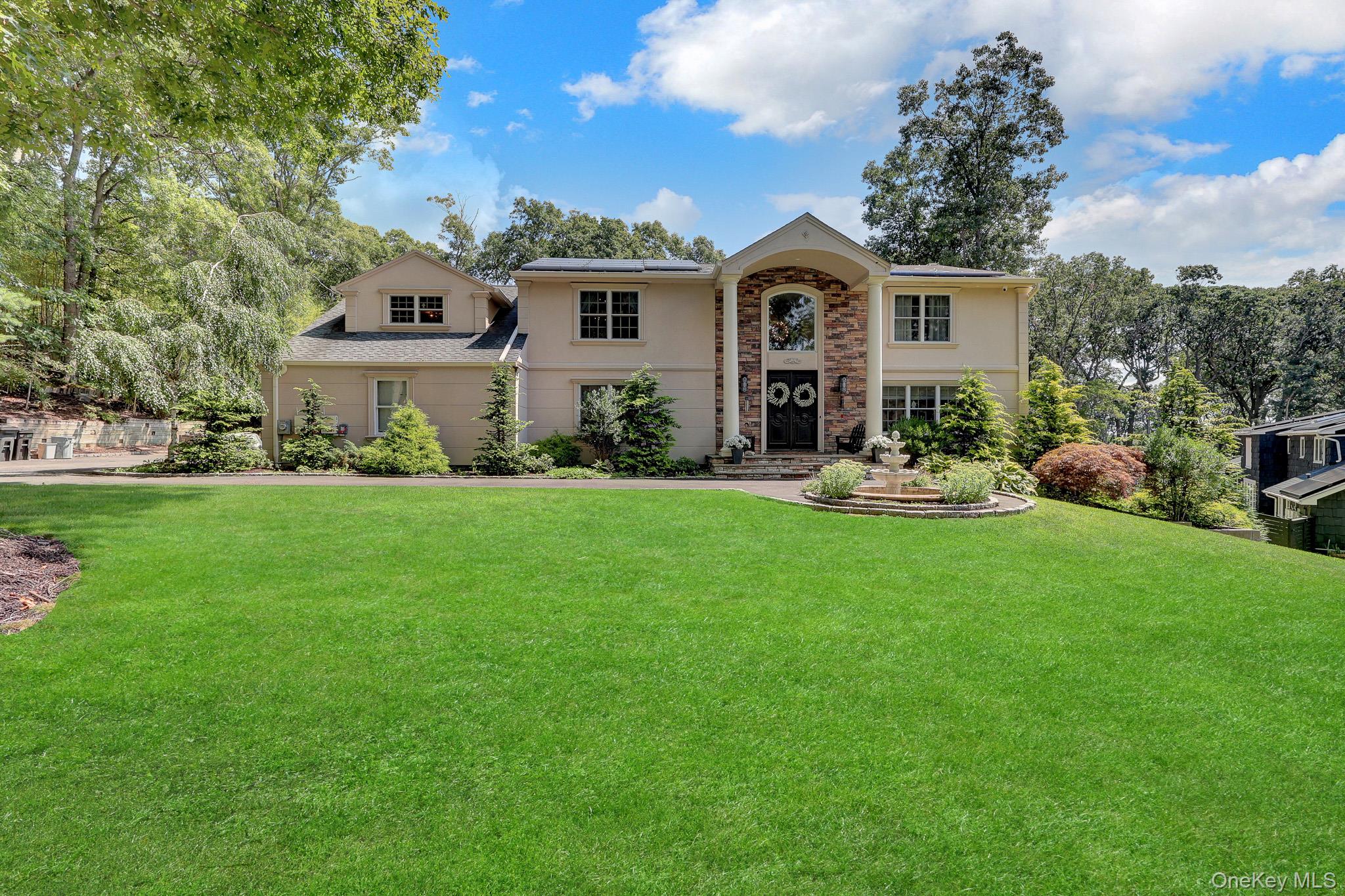 2nd image of 4 Jason Ct, Huntington, NY 11746 | MLS# 1034014