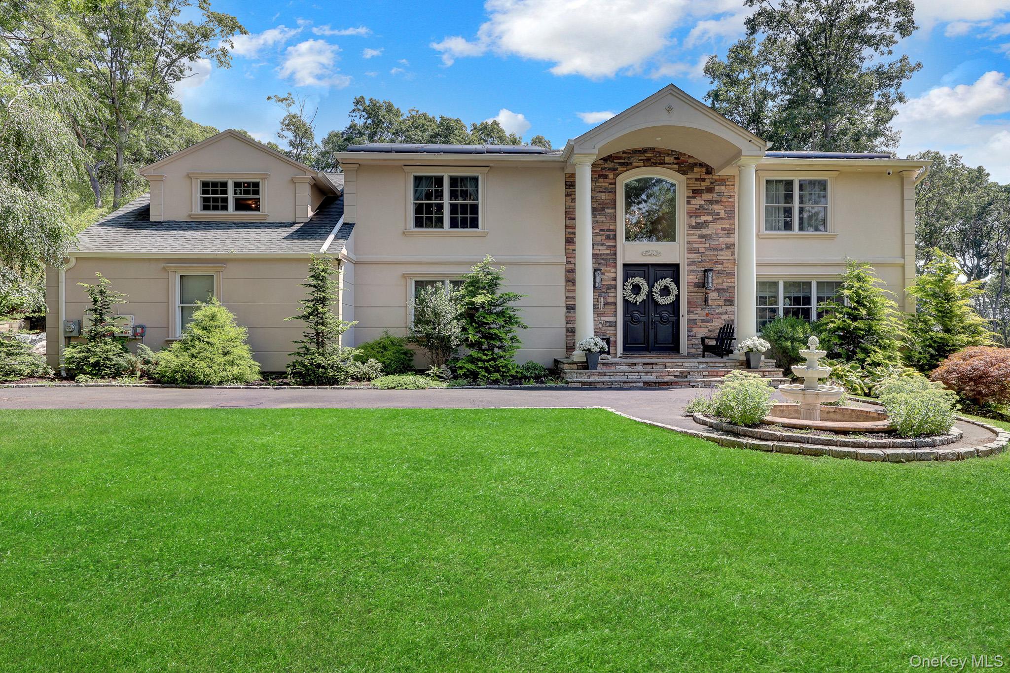 1st image of 4 Jason Ct, Huntington, NY 11746 | MLS# 1034014